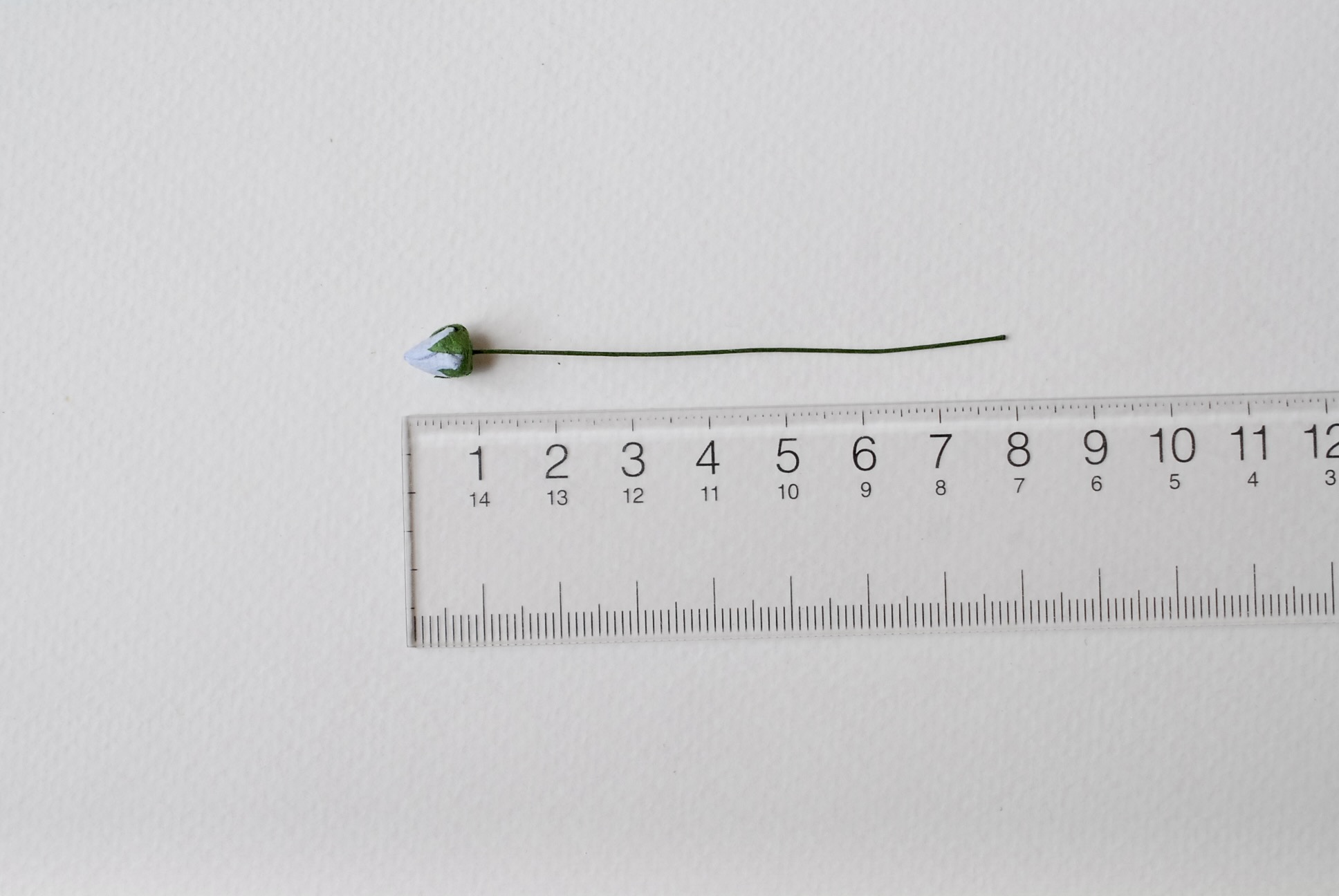 ดอกไม้กระดาษสา ดอกไม้กระดาษสา จตุจักร งานประดิษฐ์ ดอกไม้ทำข้อมือเพื่อนเจ้าสาว แต่งงาน, ดอกกุหลาบตูม 50 ดอก สีน้ำเงินตุ่น ขนาด 0.8 x 0.8 cm. paper flowers, budding roses flower 1.5x1.5 cm. 50 pieces. pale blue color.