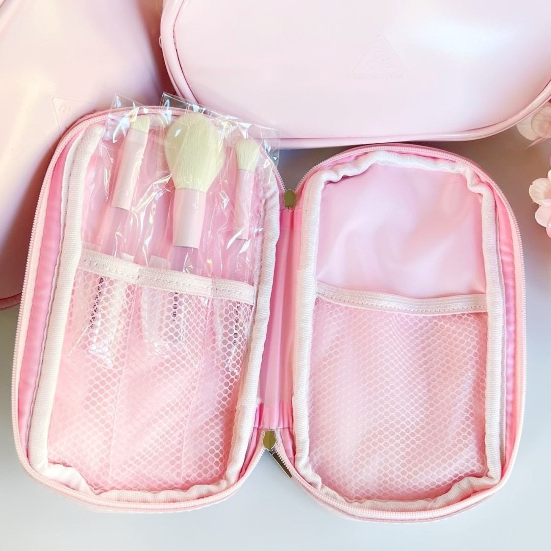 3CE Makeup Brush Set 3 pcs. เซ็ทแปรงแต่งหน้าพร้อมกระเป๋า