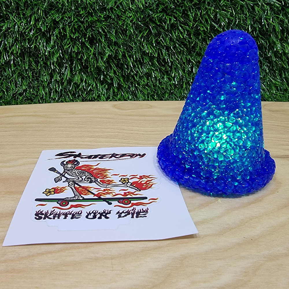 [0101] กรวยฝึก เซิฟสเก็ต แบบมีไฟ ไล่สี ใช้เล่นกลางคืน