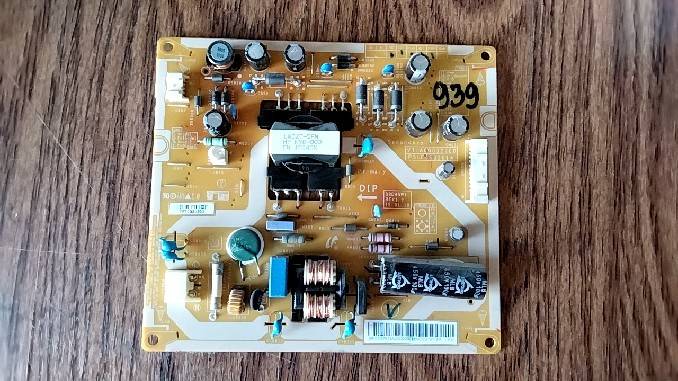 อันที่ 939 TOSHIBA 32L2550VT ซัฟฟลาย V71A00032200 ดีเทสแล้ว