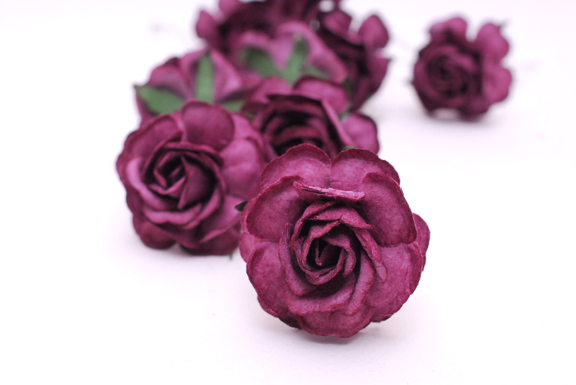 Paper Flower, 25 pieces roses paper size 3.5 cm., byzantine color.