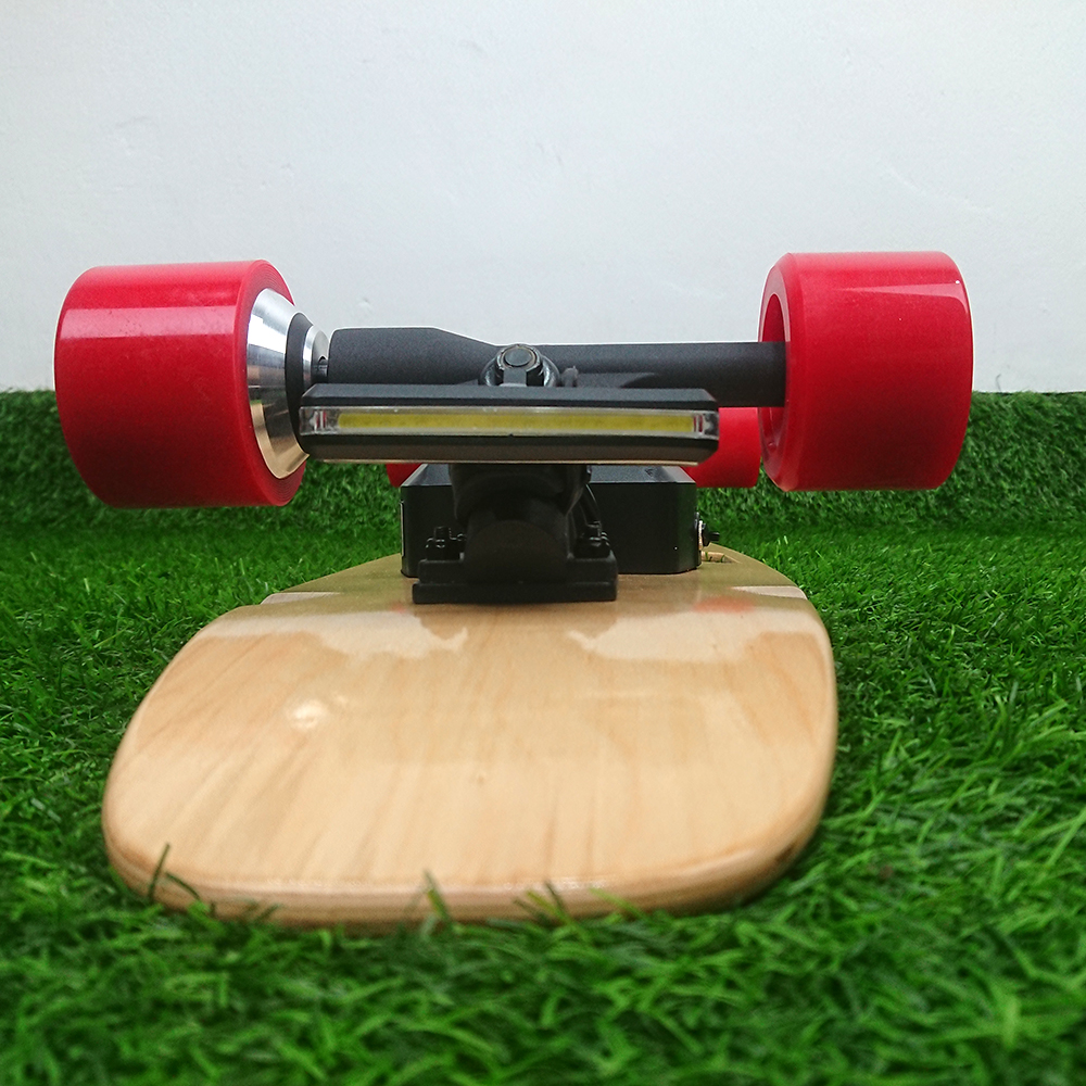 [0320] ไฟ LED รัดทรัคสเก็ตบอร์ด ปรับระดับได้ ชาร์จUSB แดง/ขาว สลับ