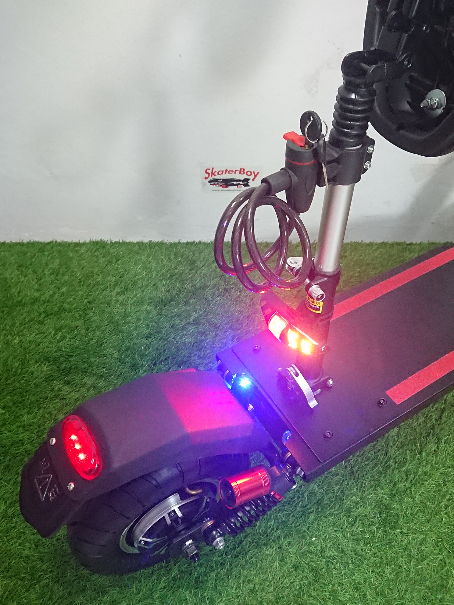 [0601] สกู็ตเตอร์ไฟฟ้า รุ่น BigScoot ล้อ 11 นิ้ว แบตเตอรี่ 60V ใช้เดินทางจริงจัง ฟังก์ชั่นเพียบ Electric scooter