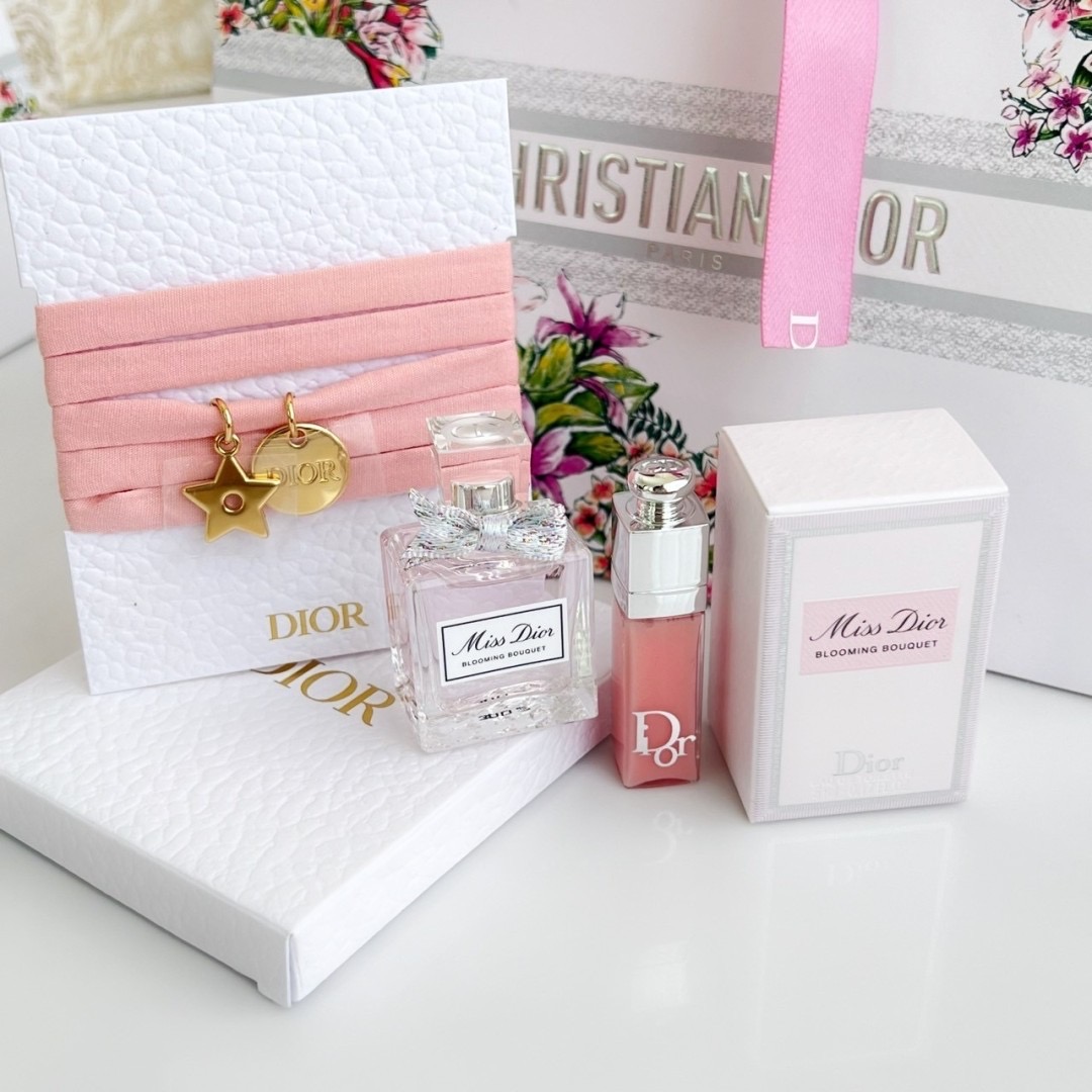 เซ็ทน้ำหอมจิ๋ว Miss Dior Blooming Bouquet Miniature Set 3 Items (Perfume Bracelet Choker & Lip Gloss)