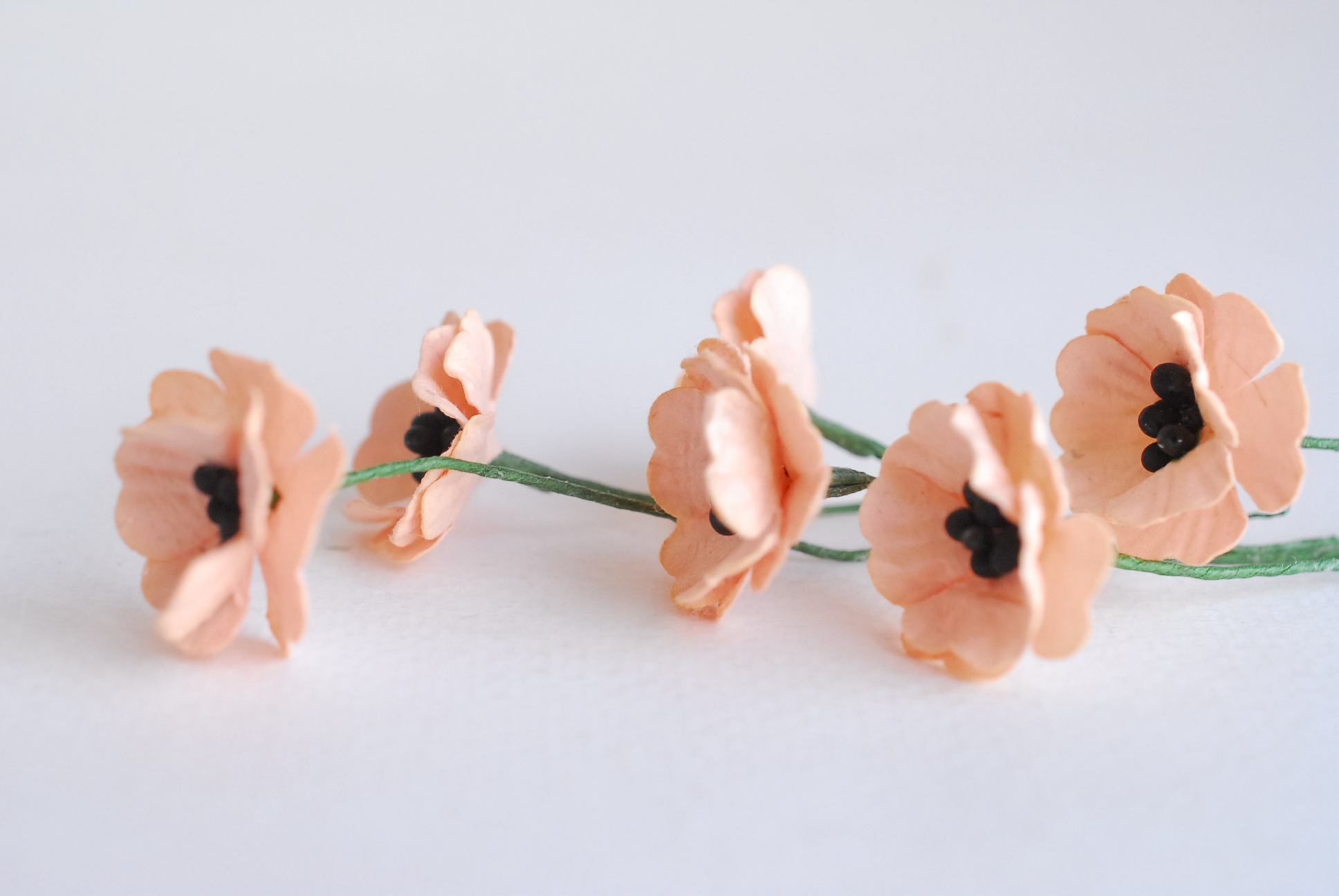 ดอกไม้กระดาษสา ดอกไม้กระดาษสา จตุจักร งานประดิษฐ์ ดอกไม้ทำข้อมือเพื่อนเจ้าสาว แต่งงาน,Red Poppy, ดอกไม้กระดาษ poppy สีpeach ส้ม color ขนาด 2.00 cm. paper flowers, Poppy flowers 2.00 cm. 50 pieces.