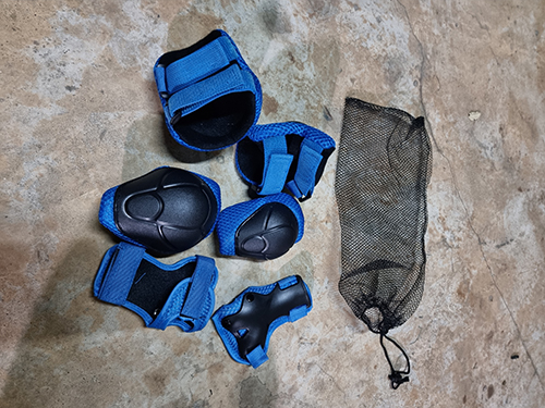 [0101] ชุดสนับ และ หมวกกันน็อค สำหรับเด็ก 15-40kg skateboard surfskate rollerskate สนับเด็ก ชุดป้องกันเด็ก