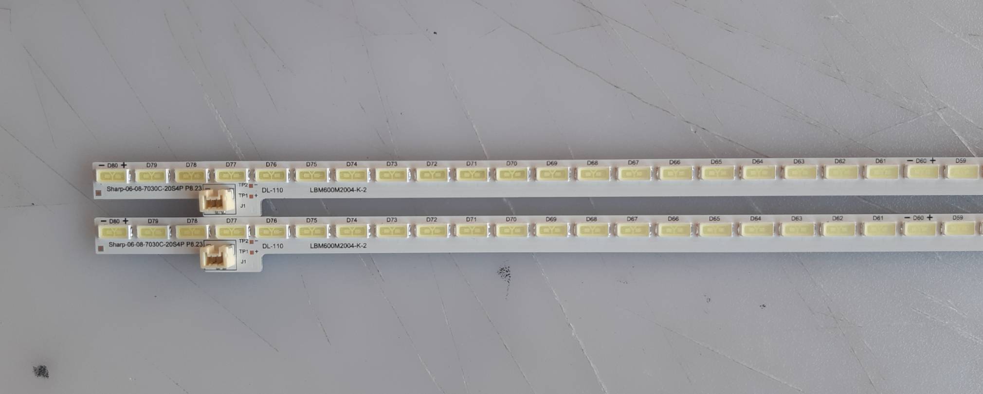 มีแล้ว หลอดใหม่อันที่ 158 Sharp LC-60UA6500X LC-60UA440X LCD-60DS7008A แถบหลอดไฟ LBM600M2004-K XLY230611100291 ชุด1 ใช2เส็น