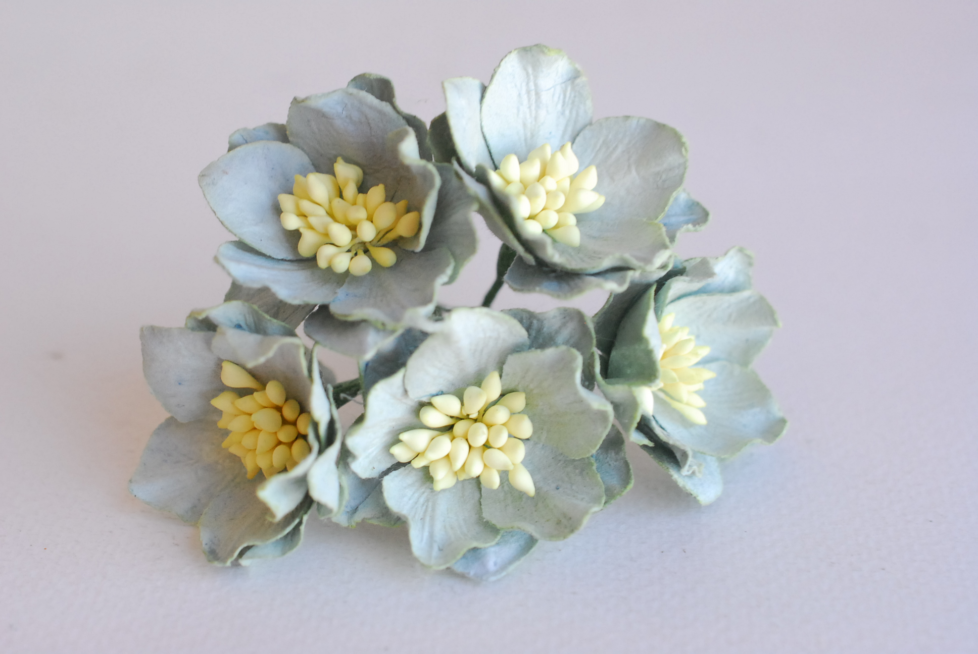 ดอกไม้กระดาษสา ดอกโลตัสอินโดนิเซียกระดาษ ดอกไม้กระดาษสาราคาส่ง ดอกไม้กระดาษสำหรับตกแต่งของชำร่วย งานแต่งงาน ทำช่อดอกไม้ติดอกเจ้าบ่าว ข้อมือดอกไม้เจ้าสาว ขนาด3.5 cm. 25 ดอก สีเขียวตุ่น Paper flowers supplies: DIY wedding tools Big Cherry blossom (Lotus Ind