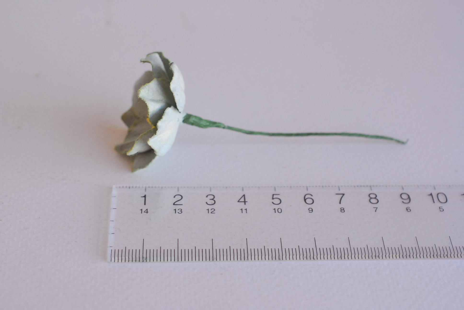 ดอกไม้กระดาษสา ดอกโลตัสอินโดนิเซียกระดาษ ดอกไม้กระดาษสาราคาส่ง ดอกไม้กระดาษสำหรับตกแต่งของชำร่วย งานแต่งงาน ทำช่อดอกไม้ติดอกเจ้าบ่าว ข้อมือดอกไม้เจ้าสาว ขนาด3.5 cm. 25 ดอก สีเขียวตุ่น Paper flowers supplies: DIY wedding tools Big Cherry blossom (Lotus Ind