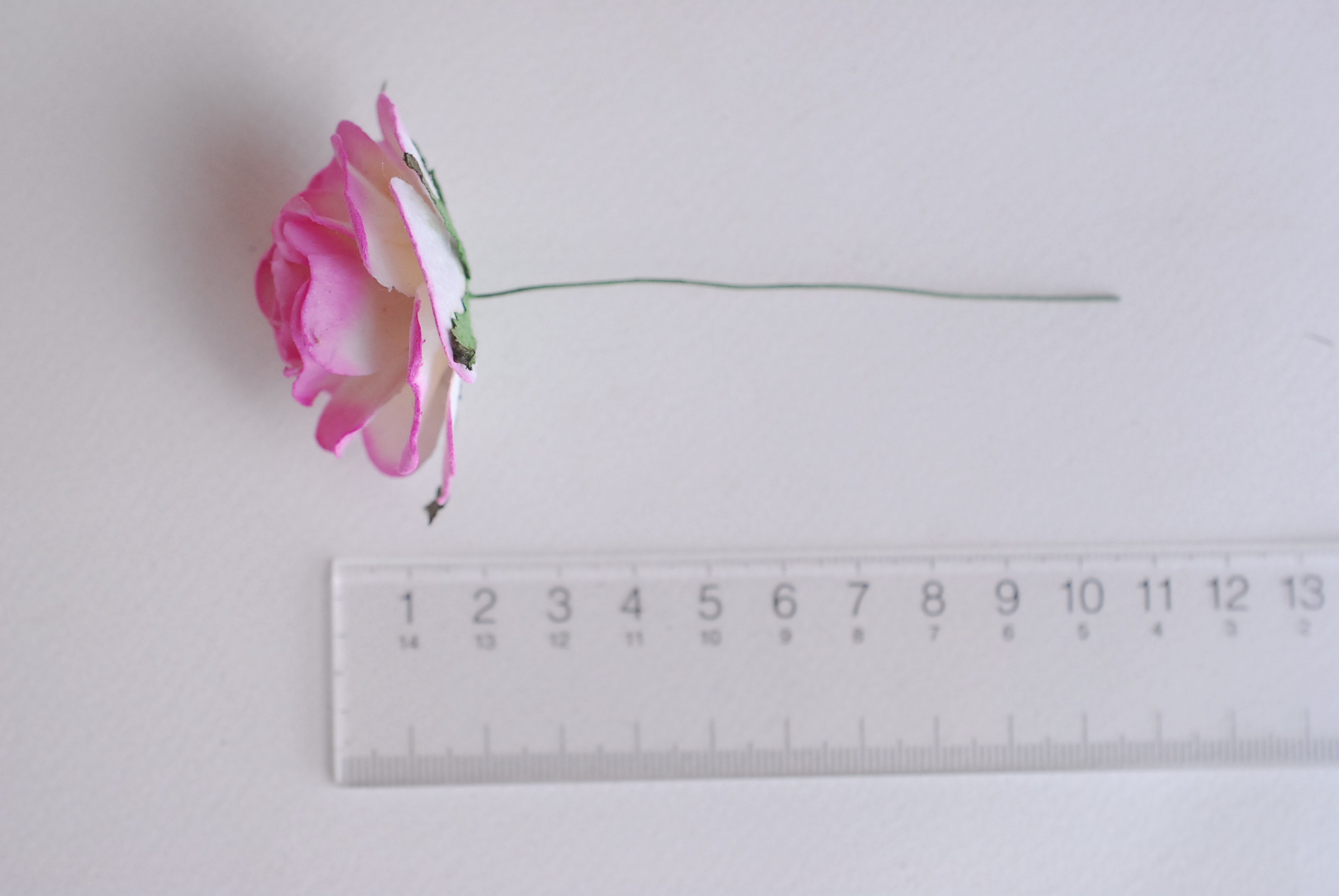 ดอกไม้กระดาษสา,paper flowers ดอกไม้ประดิษฐ์ ดอกไม้กระดาษสำหรับตกแต่ง สำหรับของชำร่วย, งานแต่งงาน, ดอกกุหลาบ PUL4-4 N ขนาด 4.5 cm. สีชมพูปัดขาวcode color518