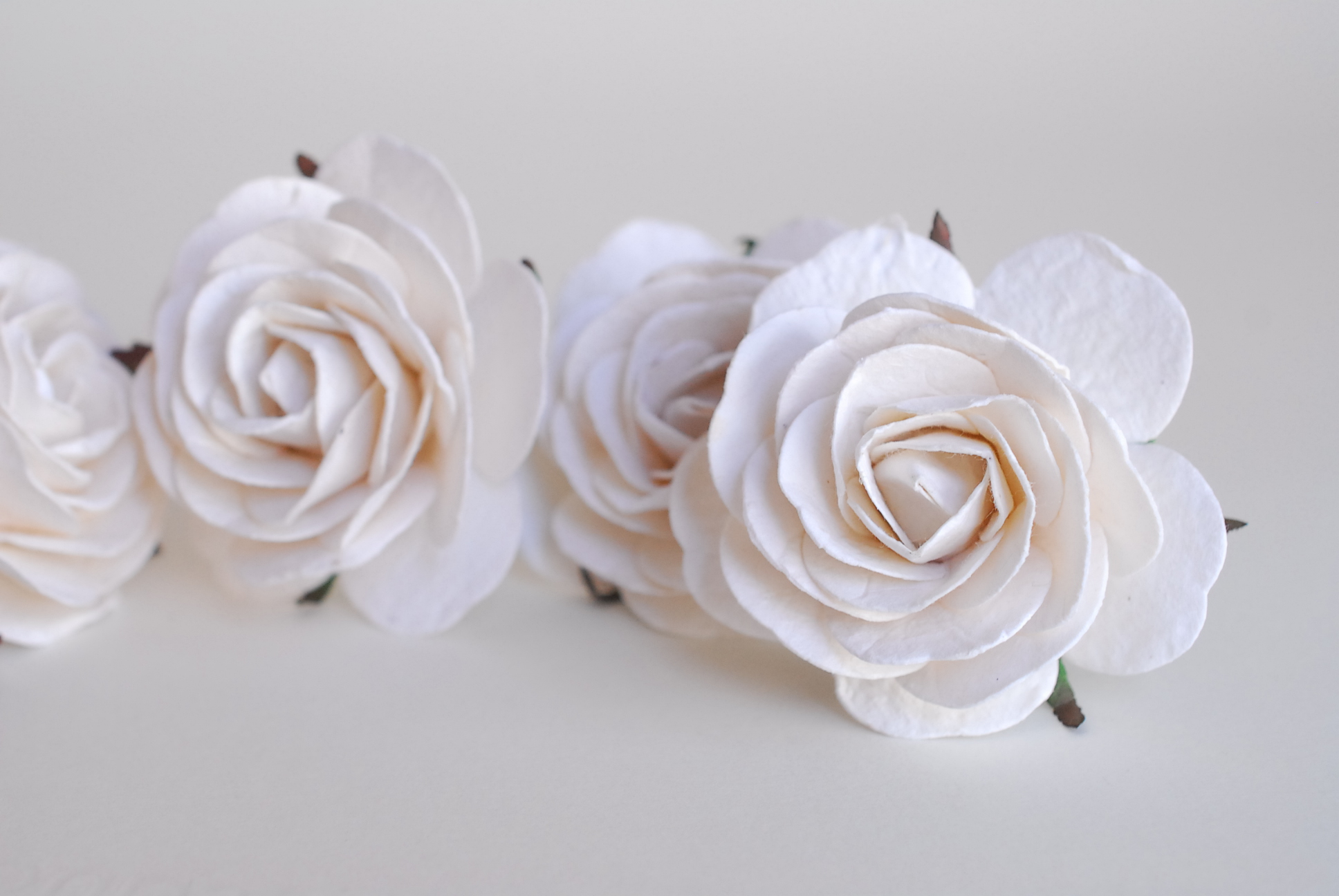 ดอกไม้กระดาษสา ขนาด 6.5 cm., สำหรับของชำร่วย, งานแต่งงาน, สีขาว Paper flower, handmade flowers supplies, wedding decoration:10 Pieces mulberry rose, 6.5 cm. white color.