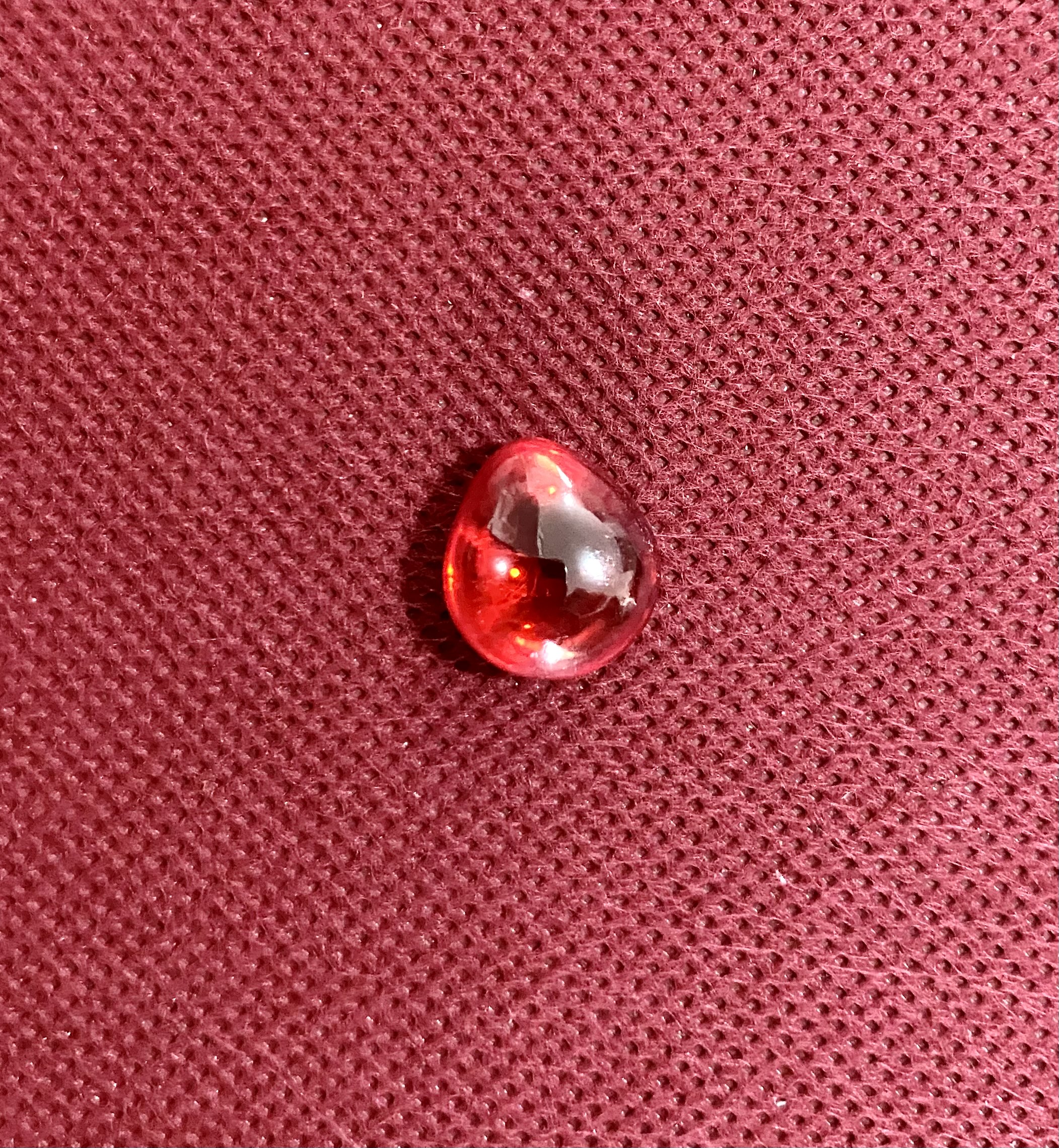 เพชรพญานาค สีแดง แบบหยดน้ำขนาด 1.4 ซม.