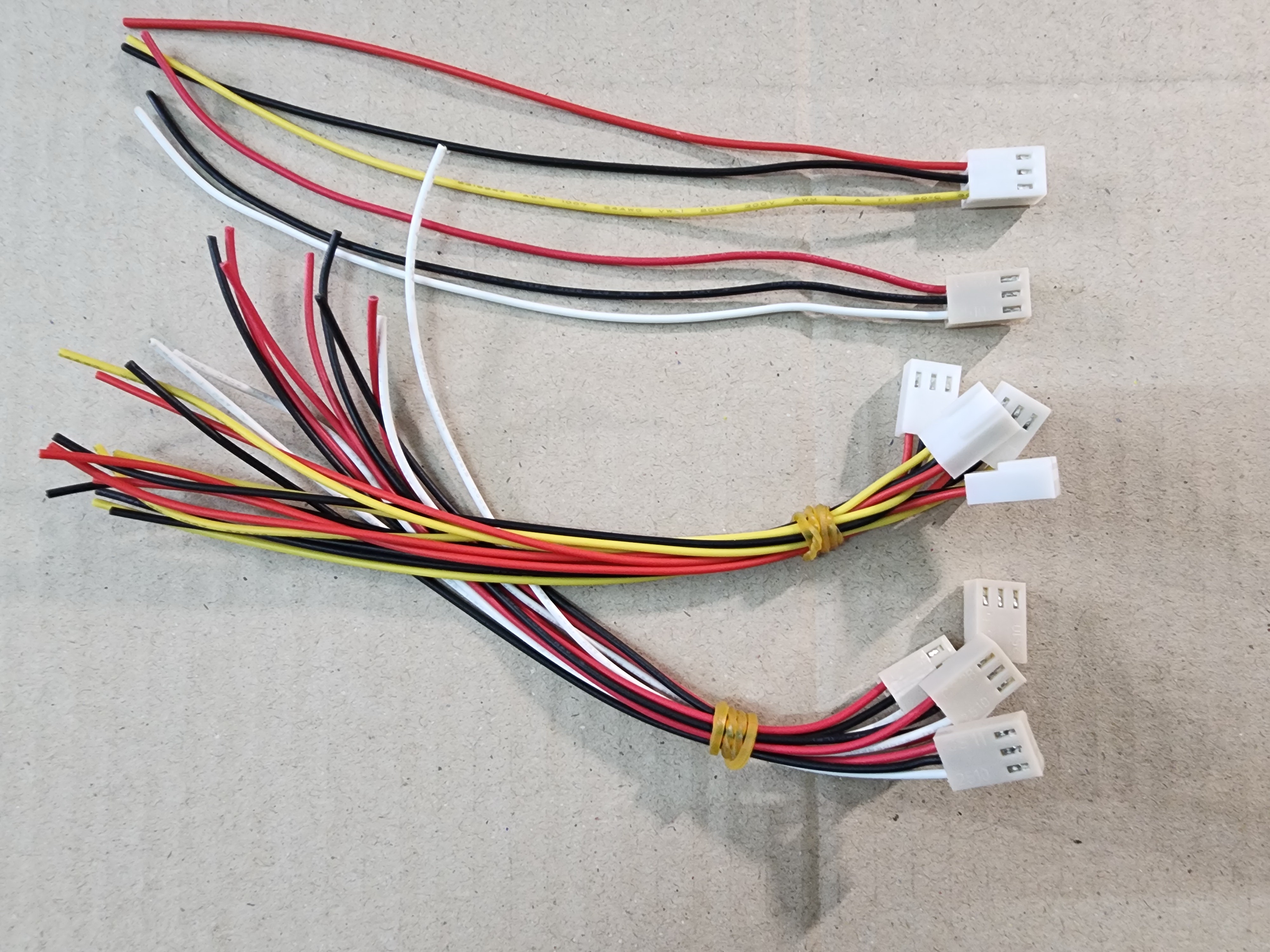 แจ็คเสียบพัดลม 24V 3 สาย ตัวอย่าง 1