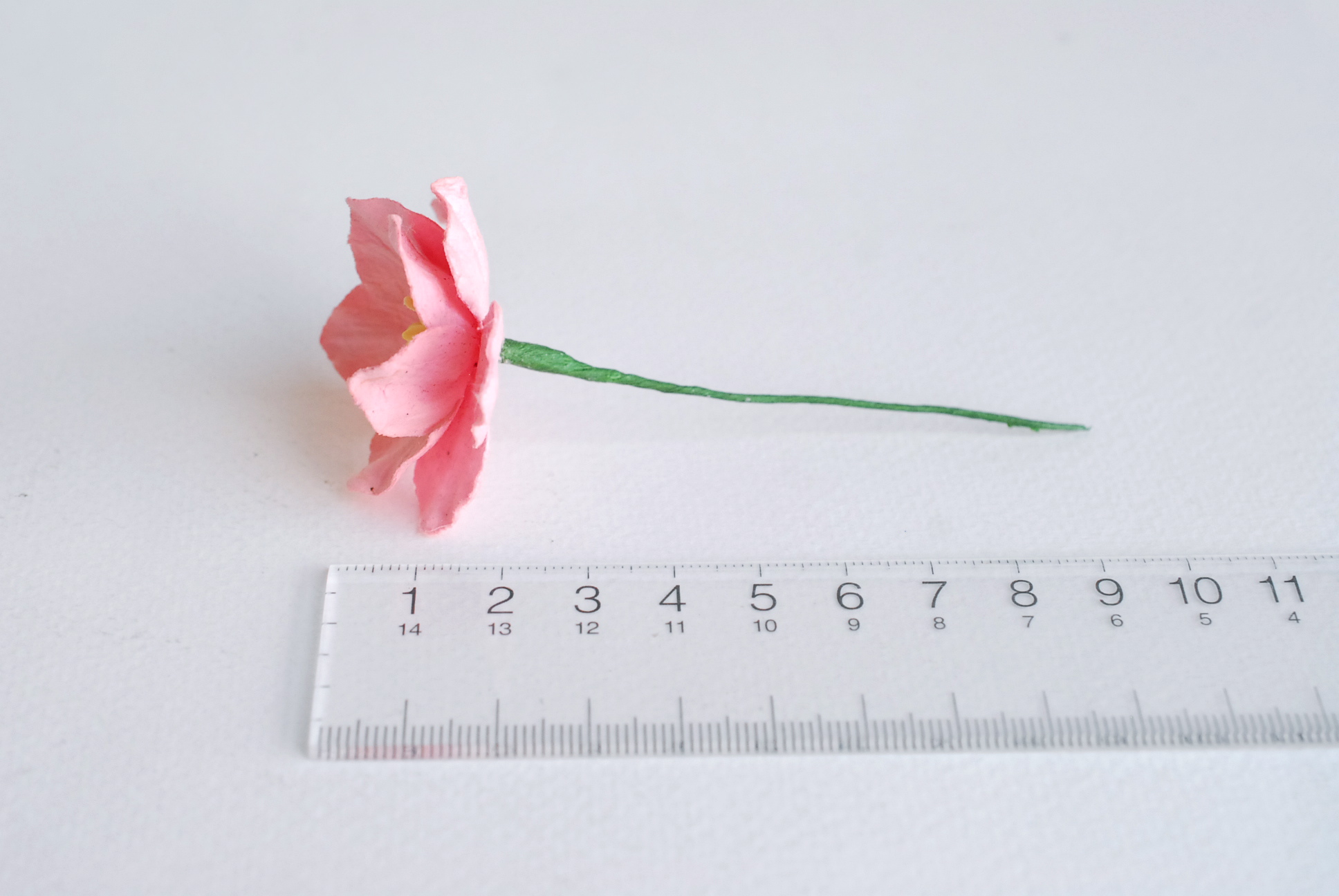 ดอกไม้กระดาษสา ดอกโลตัสอินโดนิเซียกระดาษ ดอกไม้กระดาษสาราคาส่ง ดอกไม้กระดาษสำหรับตกแต่งของชำร่วย งานแต่งงาน ทำช่อดอกไม้ติดอกเจ้าบ่าว ข้อมือดอกไม้เจ้าสาว ขนาด3.5 cm. 25 ดอก สีชมพู Paper flowers supplies: DIY wedding tools Big Cherry blossom (Lotus Indonisi