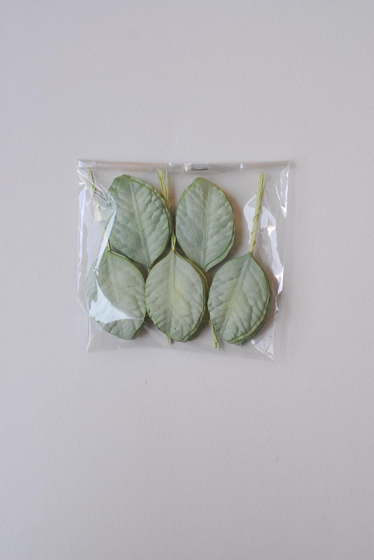 ใบไม้กระดาษ ใบไม้กระดาษสา ราคาส่ง,ใบไม้กุหลาบกระดาษ สำหรับดอกมะลิกระดาษสา ใบไม้ประดิษฐ์ สำหรับตกแต่ง หรืองานแต่งงาน สีเขียว ขนาด 4.5x3.0 cm. จำนวน 50 ใบ