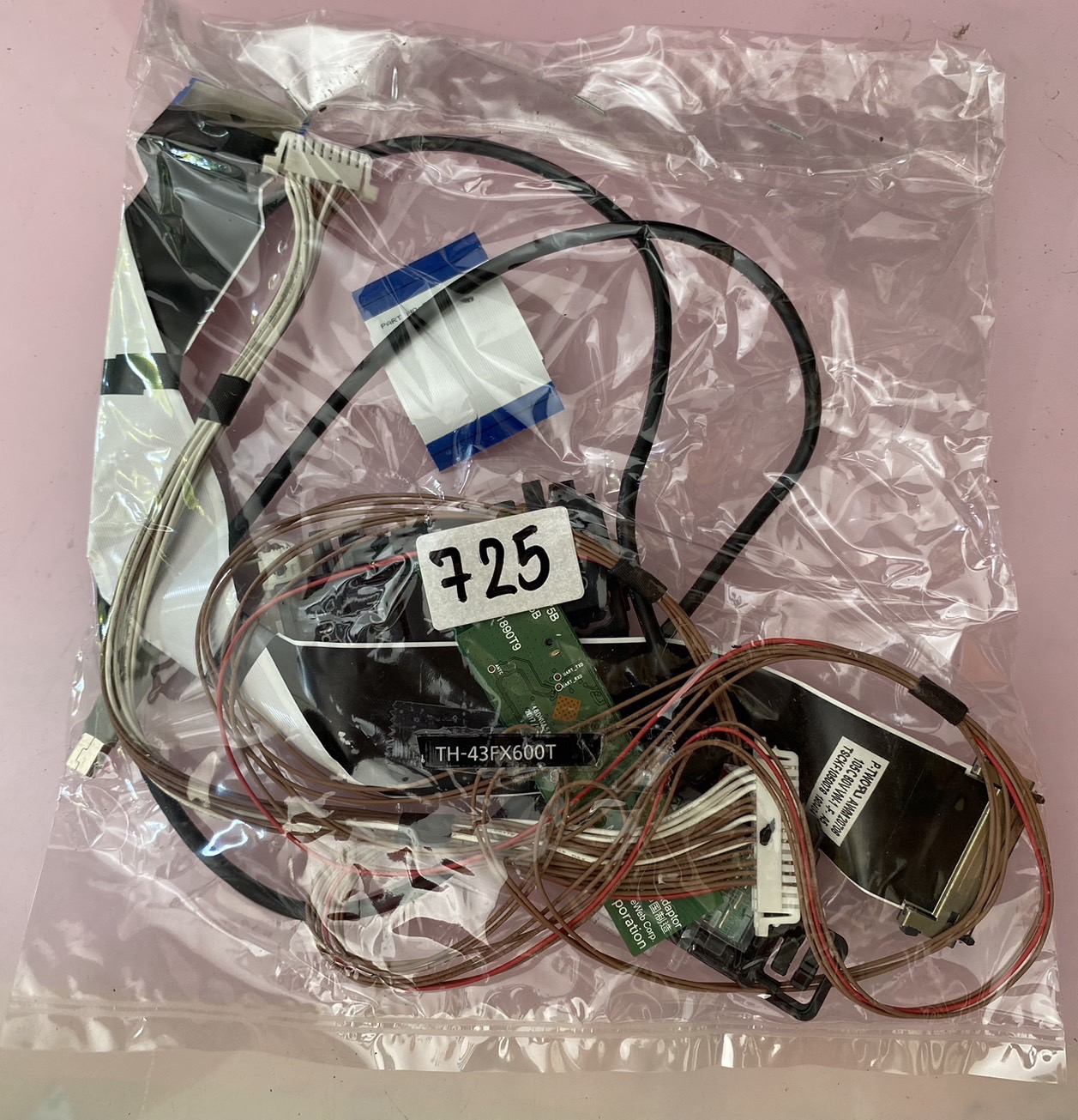ชุดสายแพร 725 Panasonic TH-43FX600T