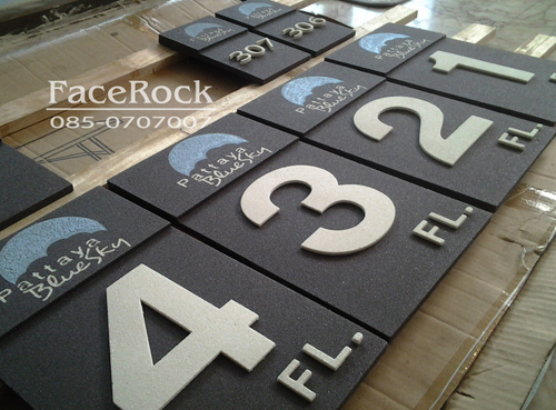 ป้ายบอกชั้นหินทราย โรงแรมพัทยา บลูสกาย Pattaya Blue Sky