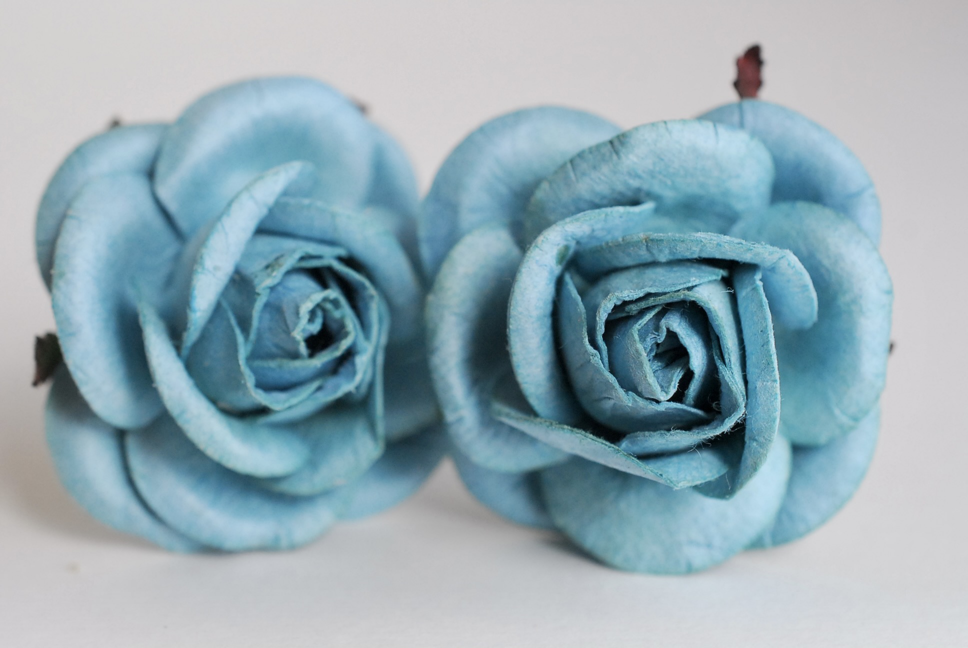 ดอกไม้กระดาษสา ดอกกุหลาบประดิษฐ์ ขนาด 4.5 cm., สำหรับของชำร่วย, งานแต่งงาน, สีน้ำเงินเทอกิช Paper flower,20 Pieces mulberry rose, 4.5 cm. Turkish blue color.