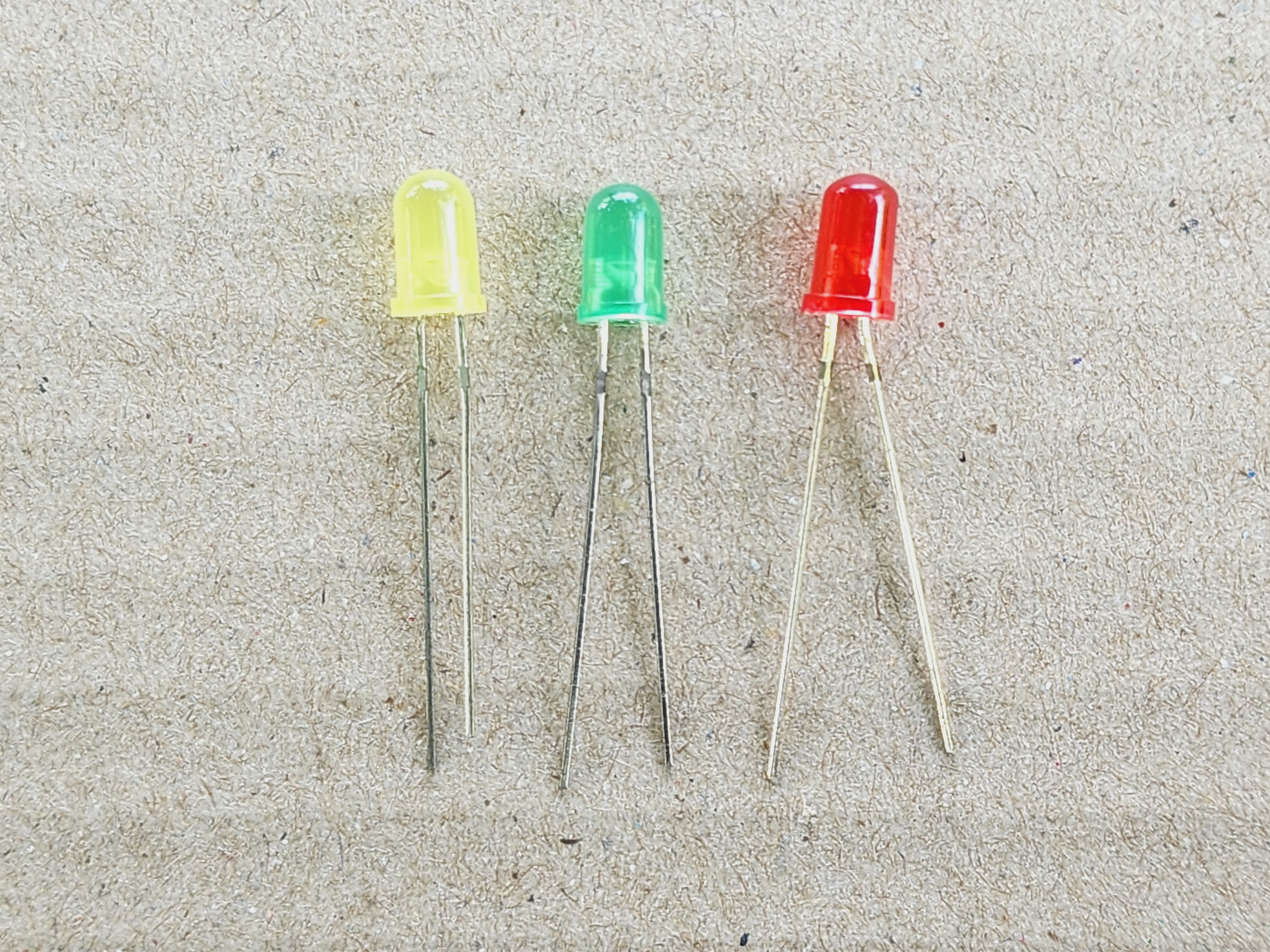 ไดโอดเปล่งแสง หรือ LED ( Light Emitting Diode ) และ สัญลักษณ์ ไดโอดเปล่งแสง