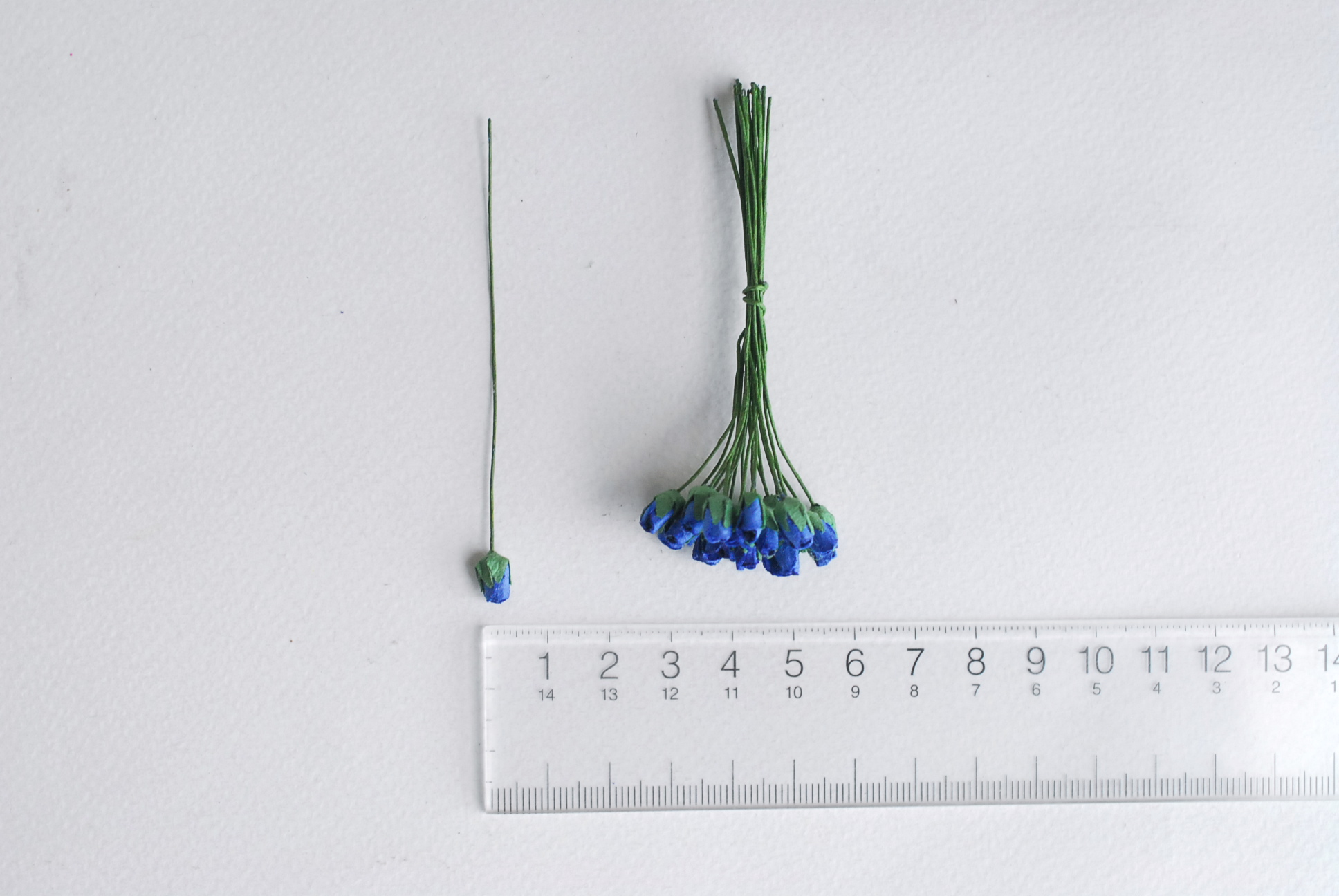 ดอกไม้กระดาษสา ดอกไม้กระดาษสา งานประดิษฐ์ ดอกไม้ทำข้อมือเพื่อนเจ้าสาว แต่งงาน, ดอกกุหลาบตูม 100 ดอก สีน้ำเงินน้ำทะเล color ขนาด 0.5x0.8 cm. paper flowers, budding roses flower 0.5x0.8 cm. 100 pieces. blue oceancolor.