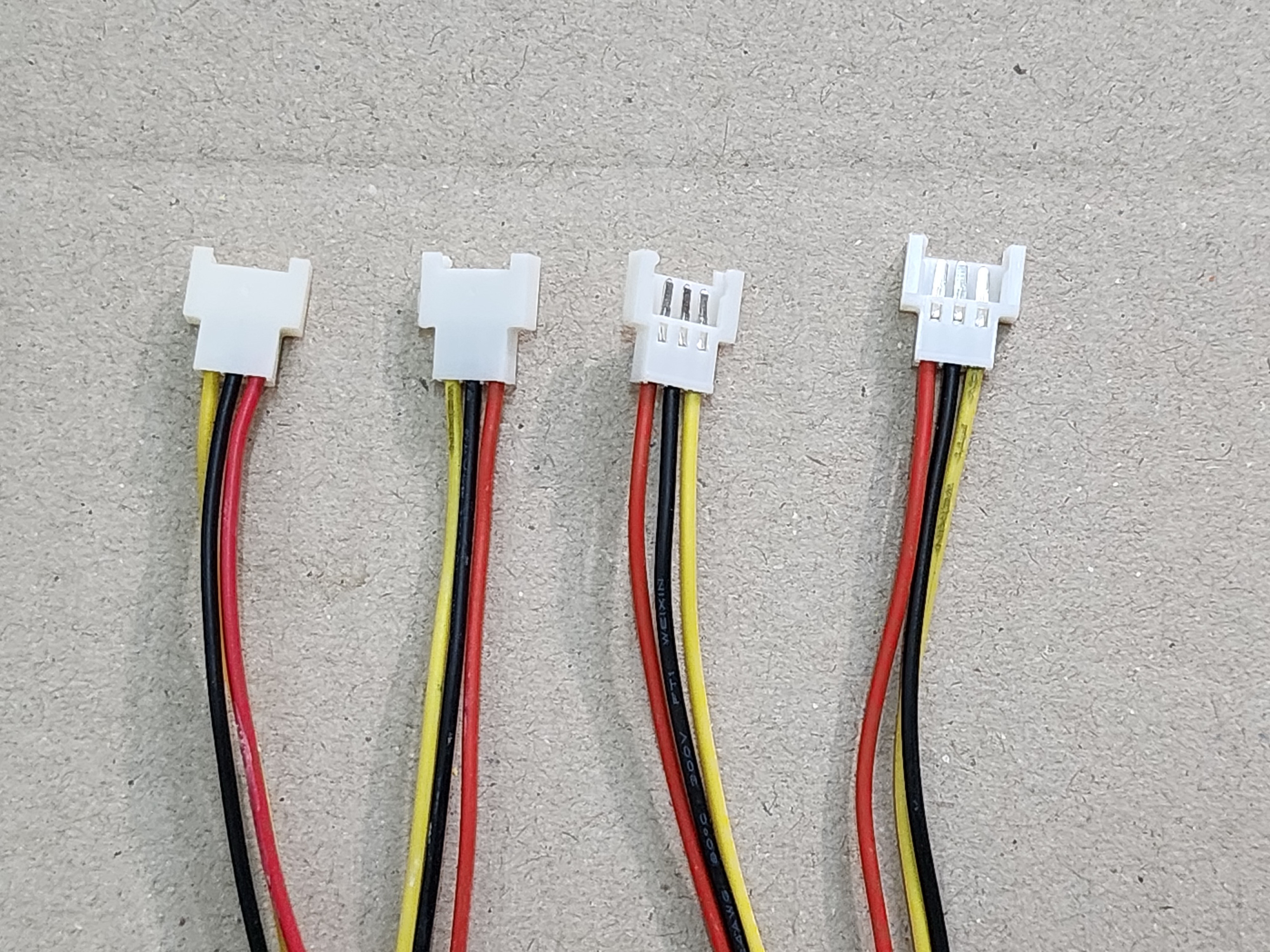 แจ็คเสียบพัดลม 24V 3 สาย ตัวอย่าง 2