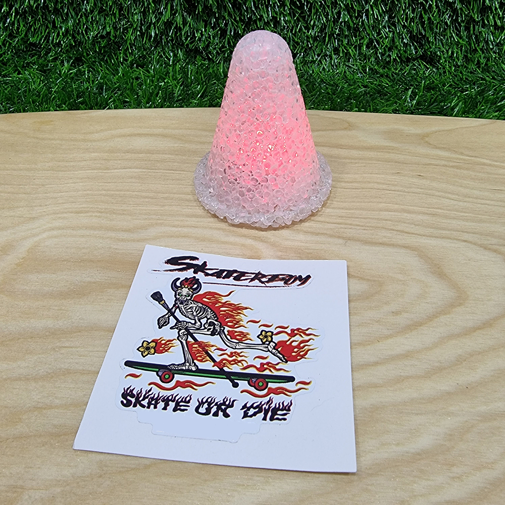 [0101] กรวยฝึก เซิฟสเก็ต แบบมีไฟ ไล่สี ใช้เล่นกลางคืน