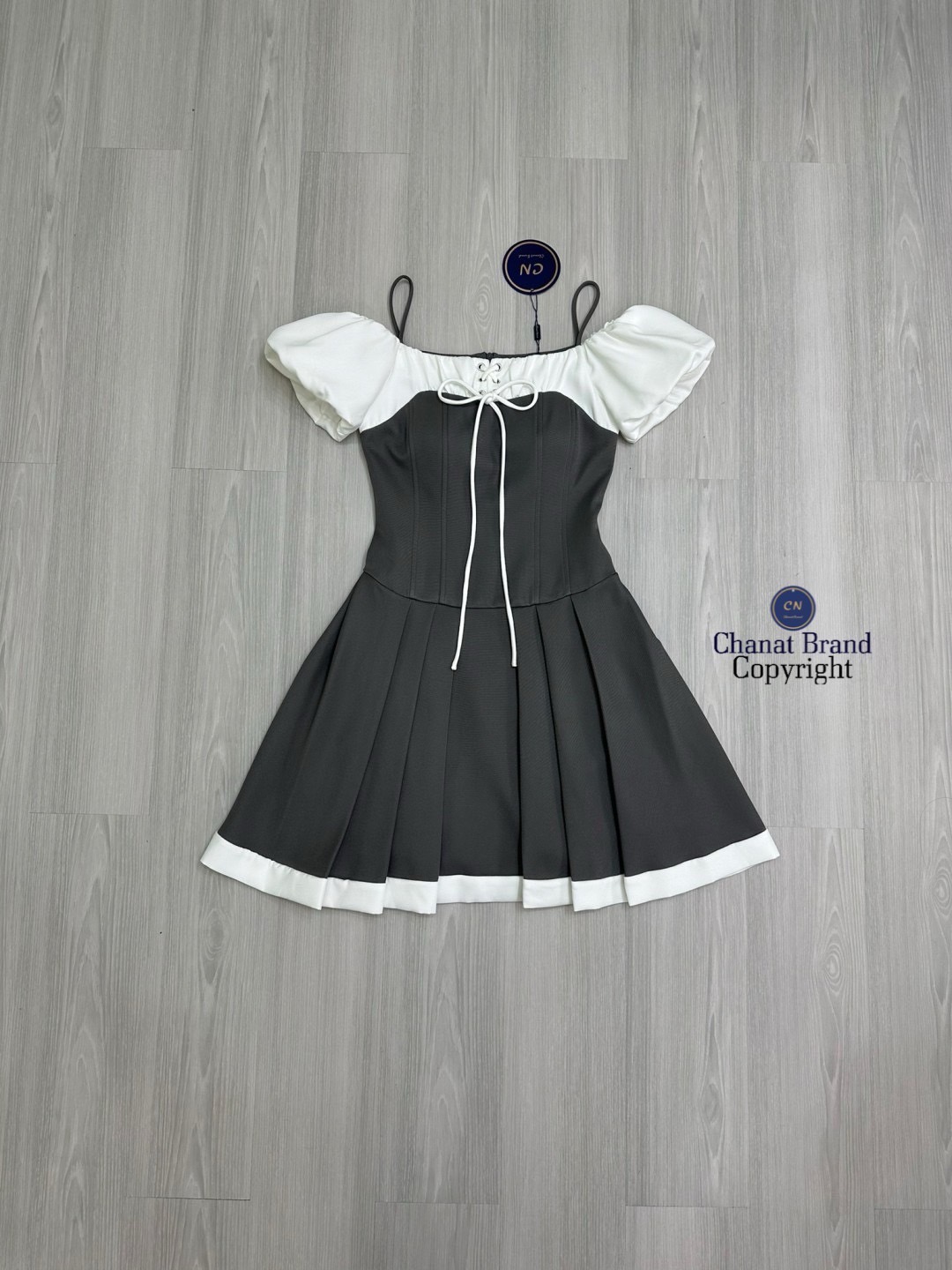 (ป้าย Chanat) มินิเดรสสีเทาสายสปาเกตตี้