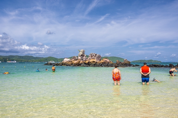 อันดับ 1 ทัวร์เกาะพีพี อ่าวมาหยา อ่าวปิเละ เกาะไข่ เรือสปีดโบ๊ท Phi Phi Island Khai Island - Maya Bay - Pileh Lagoon