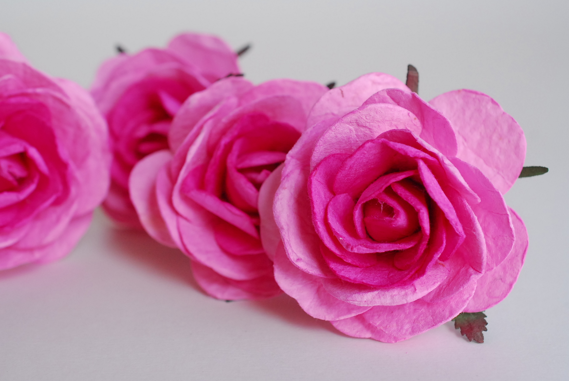 ดอกไม้กระดาษสา ดอกไม้กุหลาบกระดาษ ดอกกุหลาบกระดาษ ขนาด 6.5 cm., สำหรับของชำร่วย, งานแต่งงาน, สีชมพู2tone Paper flower,10 Pieces mulberry rose, 6.5 cm. pink2tone color