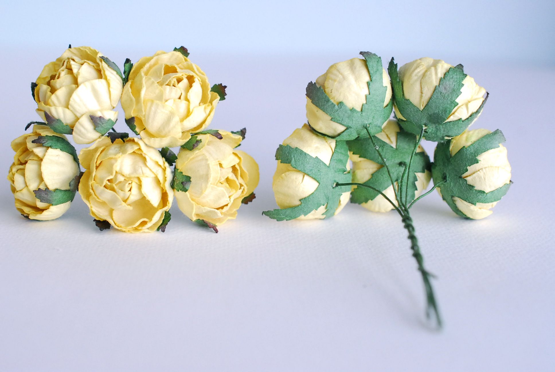 ดอกไม้กระดาษสา สำหรับตกแต่งของชำร่วย งานแต่งงาน ดอกกุหลาบกลม peony ขนาด 3.5 cm. จำนวน 25 ดอก, สีเหลืองสด