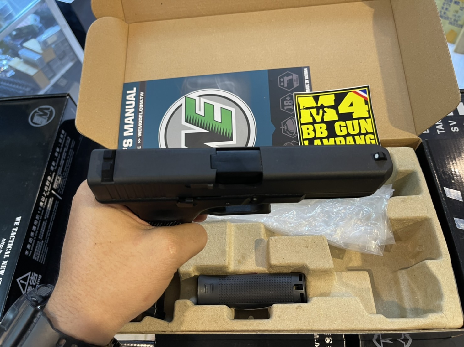 WE G17 Glock 17 Gen5 - สีดำ