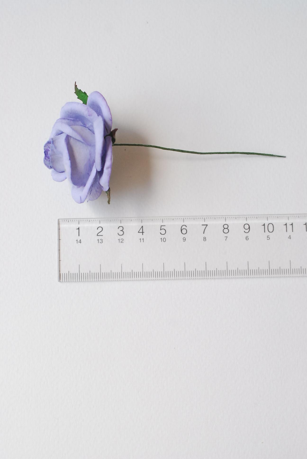 ดอกไม้กระดาษสาราคาส่ง, ดอกกุหลาบกระดาษสา ดอกไม้ประดิษฐ์ ตกแต่งงานแต่งงาน ขนา่ด 4.5 cm., สำหรับของชำร่วย, งานแต่งงาน, ดอกไม้ทำข้อมือเจ้าสาว สีม่วงอ่อนตุ่น Paper flower,20 Pieces mulberry rose, 4.5 cm. periwinkle color.