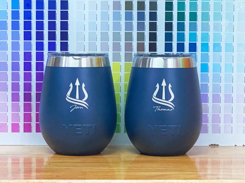 สลักชื่อ สลักข้อความ สลักรูป เลเซอร์ชื่อ เลเซอร์ข้อความ เลเซอร์รูป บนกระบอกน้ำ