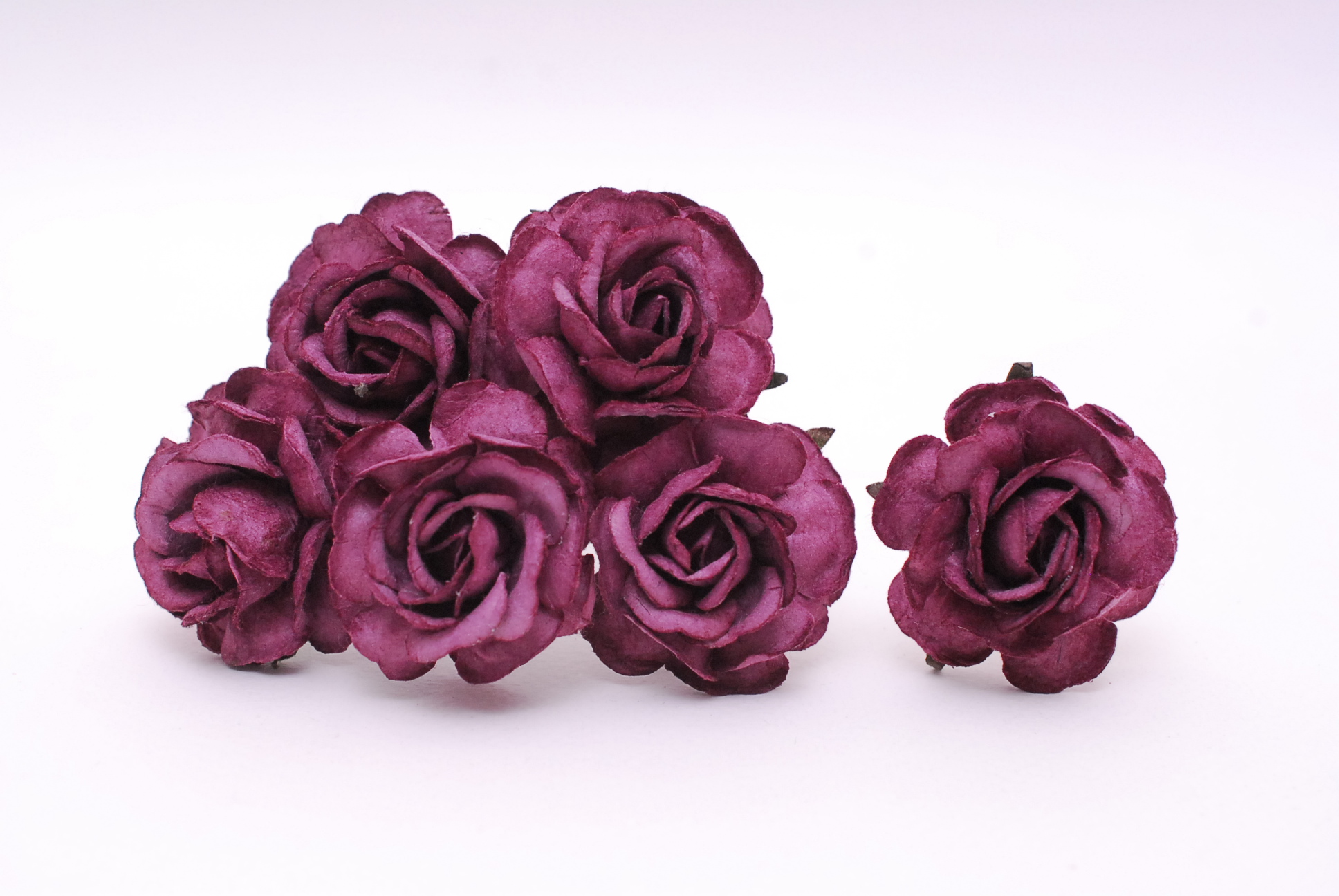 Paper Flower, 25 pieces roses paper size 3.5 cm., byzantine color.