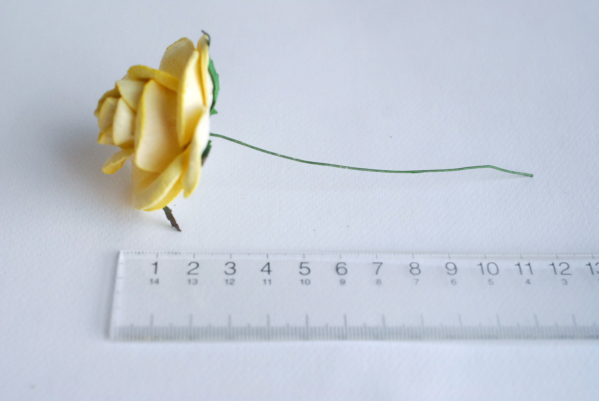 ดอกไม้กระดาษสา ดอกไม้กุหลาบกระดาษ ดอกไม้ประดิษฐ์ งานแต่งงาน ตกแต่งของชำร่วย, งานแต่งงาน สีเหลืองอ่อน ขนา่ด 4.5 cm., Paper flower,20 Pieces mulberry rose, 4.5 cm. light yellow color.