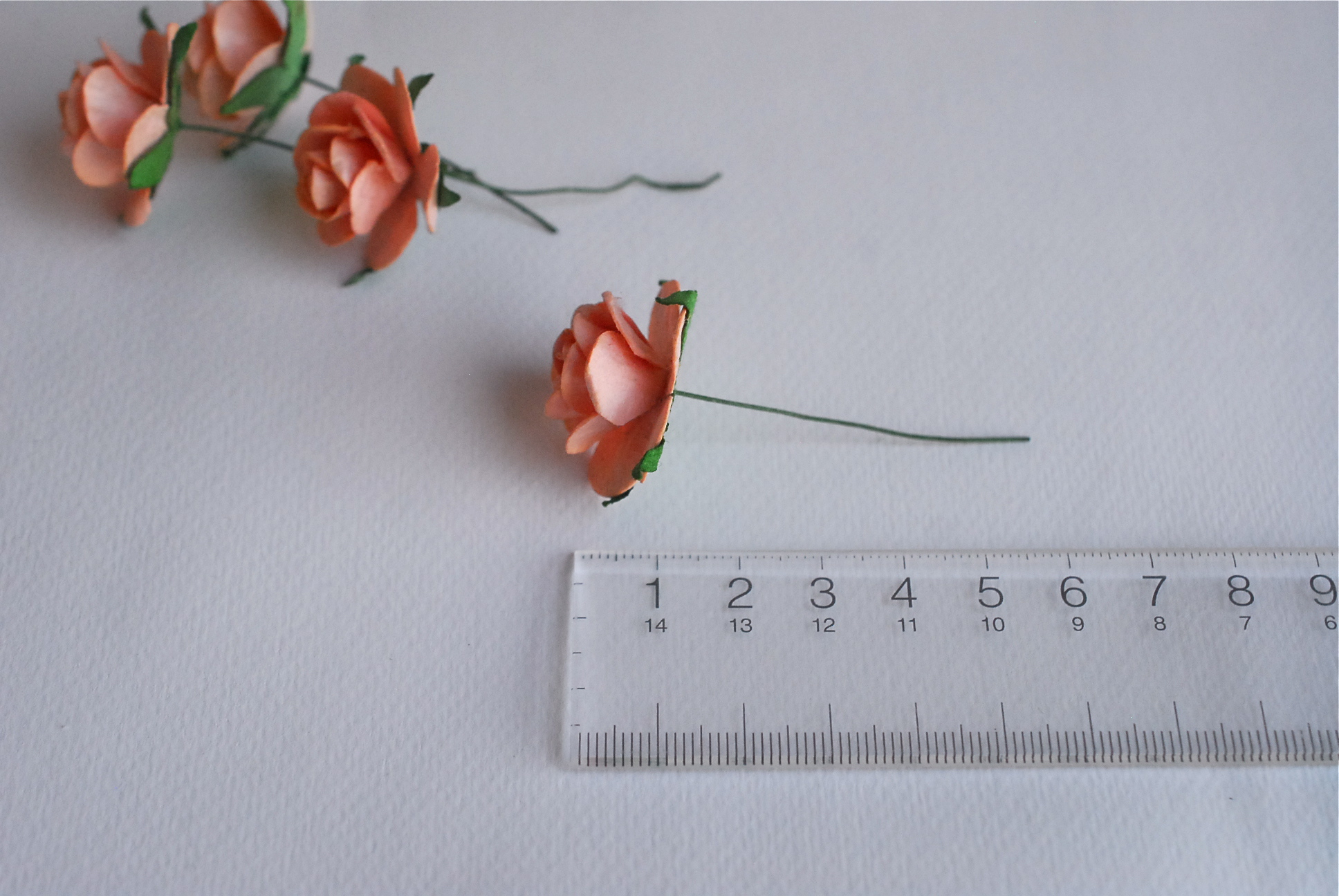 ดอกไม้กระดาษสา ราคาส่ง, ดอกกุหลาบกระดาษสา ดอกไม้ประดิษฐ์ ตกแต่งงานแต่งงาน ขนาด 2.5 cm., สำหรับของชำร่วย, งานแต่งงาน, ดอกไม้ทำข้อมือเจ้าสาว Paper flower,50 Pieces mulberry rose, 2.5 cm. peach color.