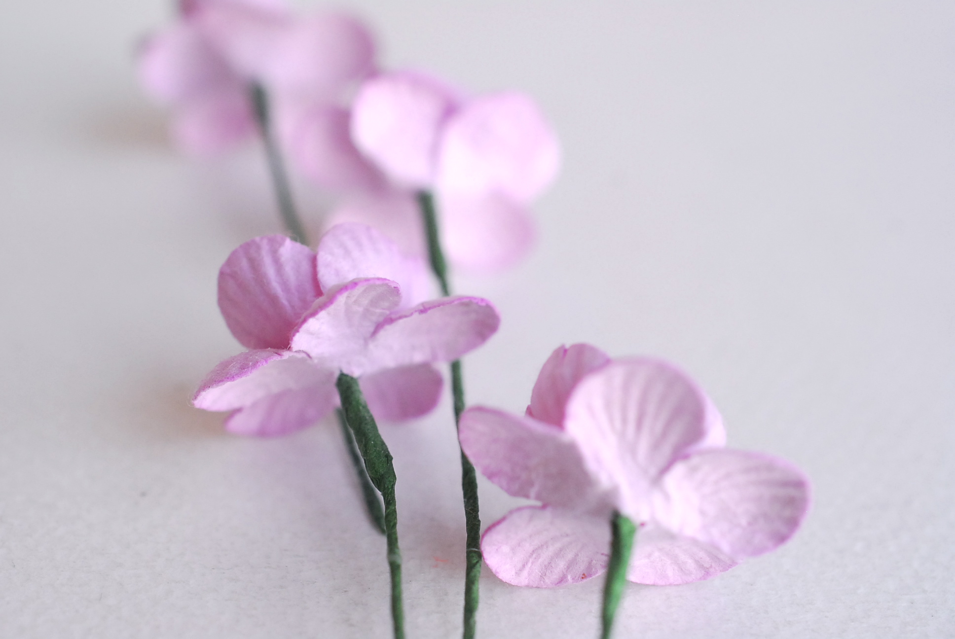 ดอกไม้กระดาษสา ดอกซากุระกระดาษ ดอกไม้กระดาษสาราคาส่ง ดอกไม้กระดาษสำหรับตกแต่งของชำร่วย งานแต่งงาน ทำช่อดอกไม้ติดอกเจ้าบ่าว ข้อมือดอกไม้เจ้าสาว ขนาด2.5 cm. 50 ดอก สีม่วงอ่อน Paper flowers supplies: DIY wedding tools Cherry blossom (Sakura) 50 pcs. size 2.5