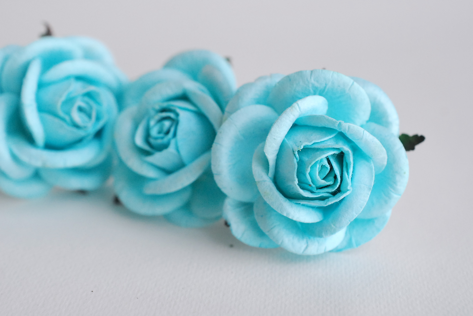 ดอกไม้กระดาษสา ดอกไม้กุหลาบกระดาษ ดอกไม้ประดิษฐ์ งานแต่งงาน ตกแต่งของชำร่วย, งานแต่งงาน สีฟ้าใส ขนา่ด 4.5 cm., Paper flower,20 Pieces mulberry rose, 4.5 cm. blue sky light color.