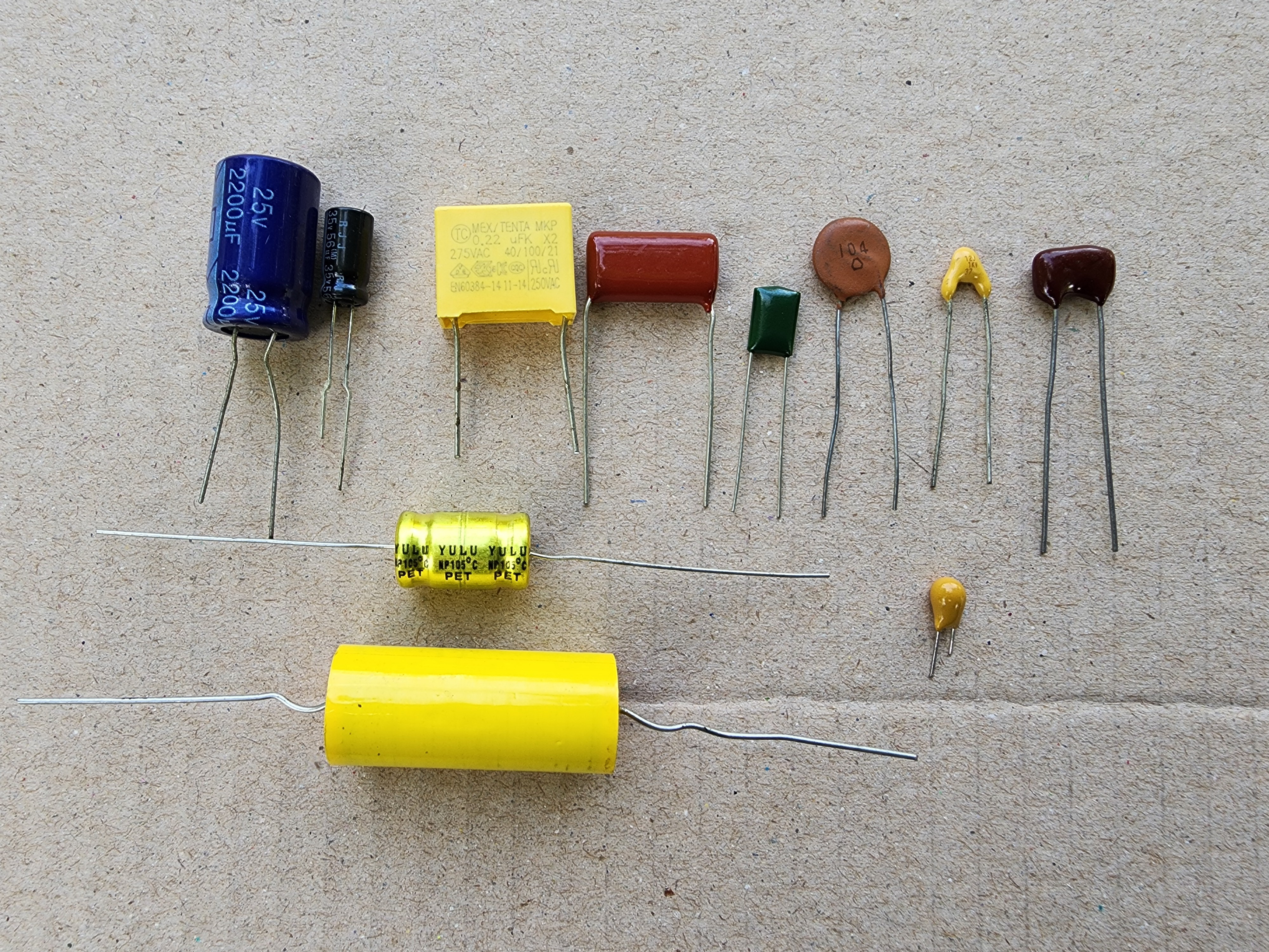 ตัวเก็บประจุ คาปาซิเตอร์ Capacitor
