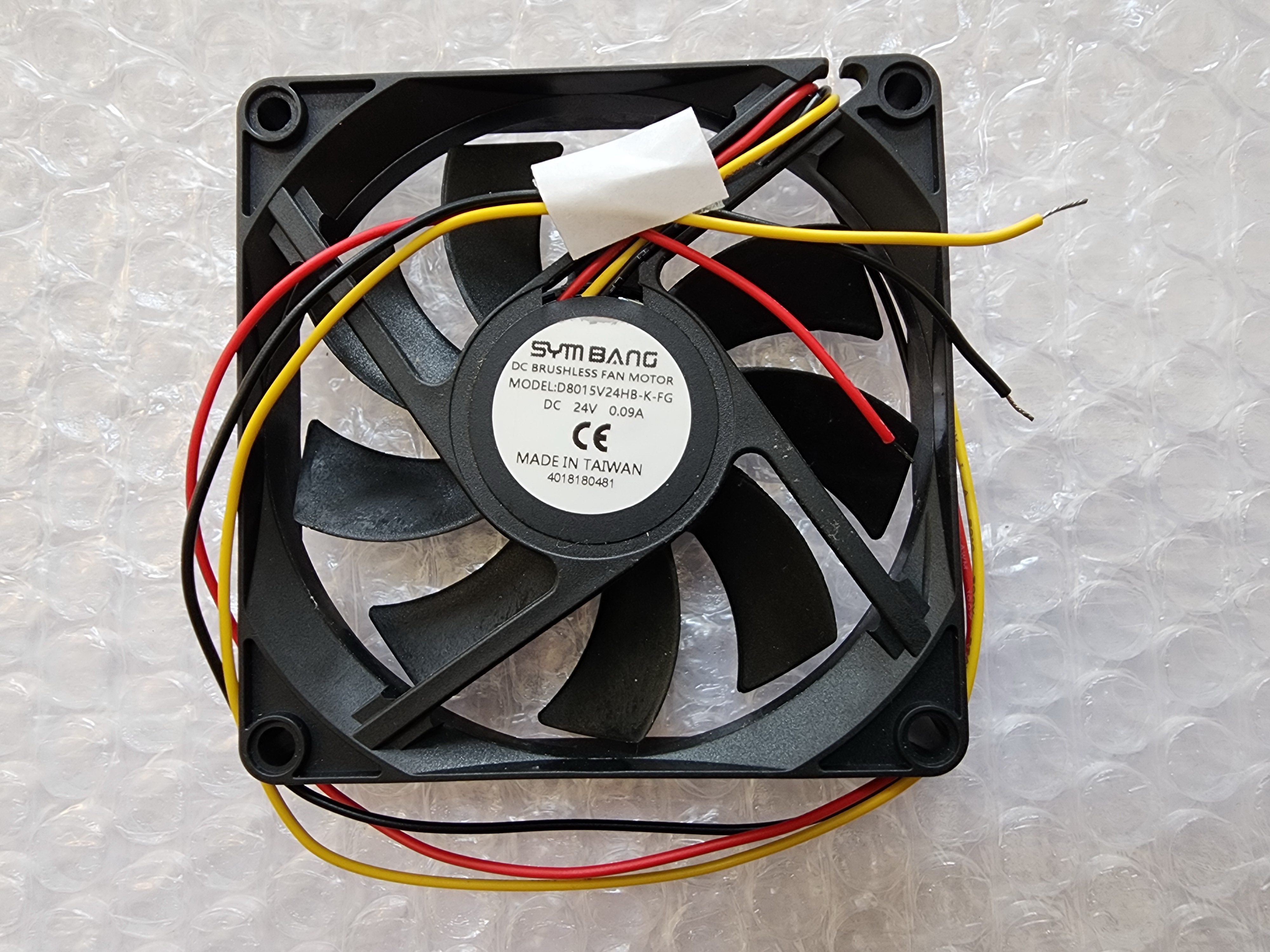 พัดลม 24V 0.09A 3 สาย ดำ แดง เหลือง Size 80x15mm