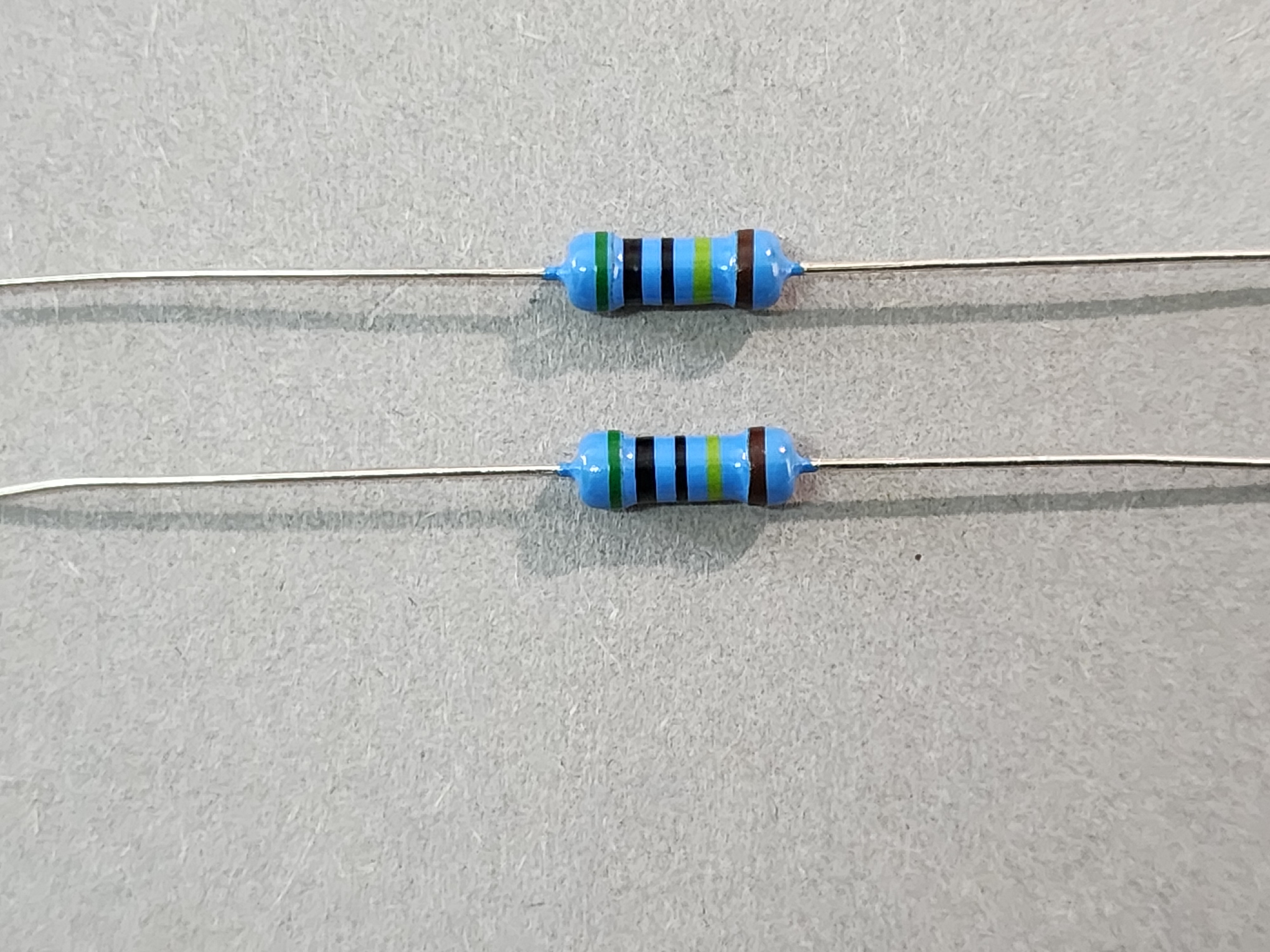 ตัวต้านทาน 5M Ohm ±1% 5 แถบสี มีสีอะไรบ้าง ?