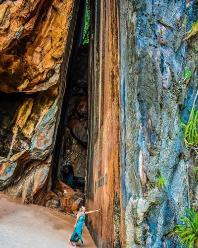 ทัวร์อ่าวพังงา เขาตะปู เกาะเจมส์บอนด์ เกาะห้อง เกาะพนัก เกาะนาแก โดยเรือใหญ่ James Bond Island by Big Boat Hong Island Panak Island Nakae Island