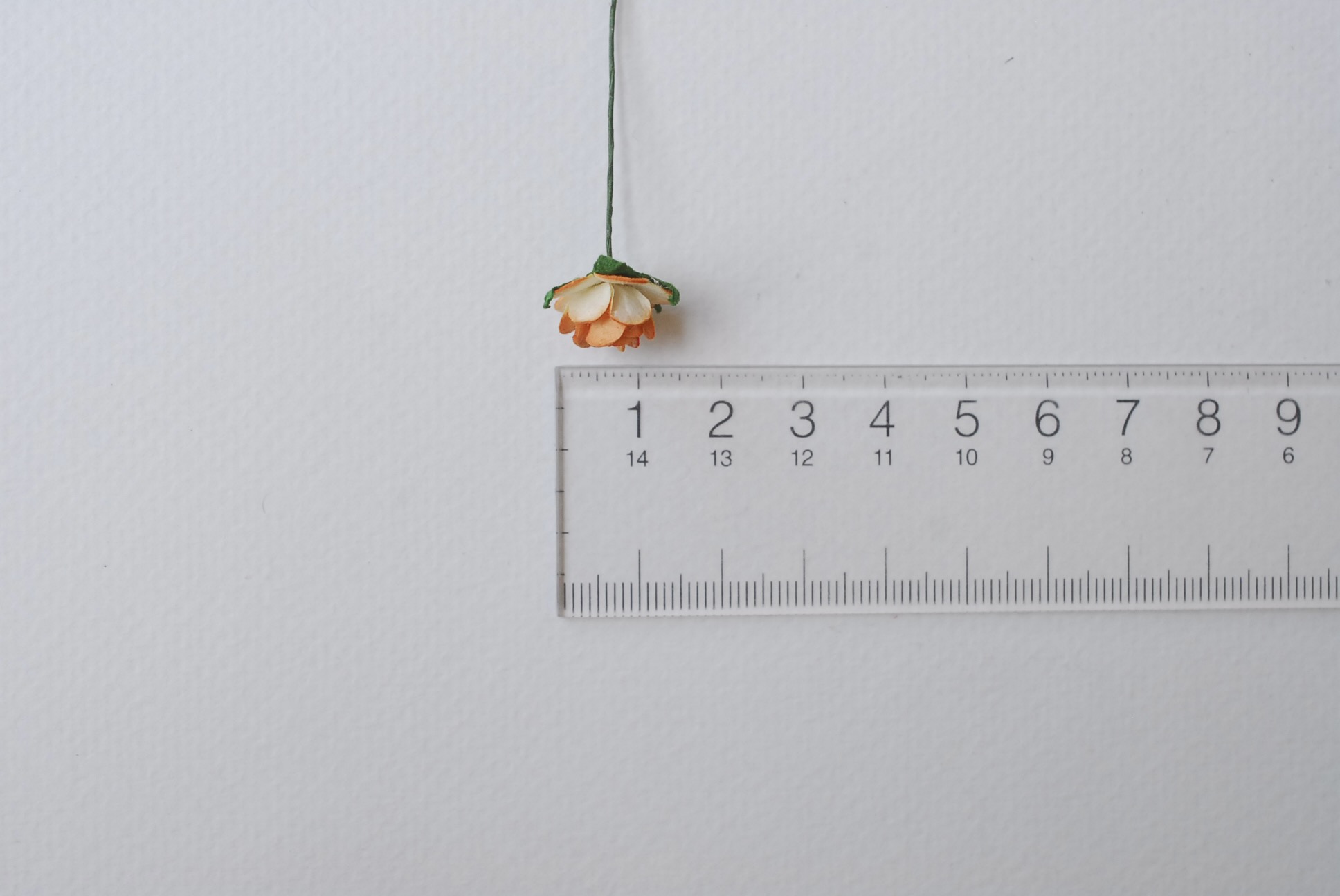 ดอกไม้กระดาษสา ราคาส่ง, งานประดิษฐ์, ของชำร่วย, งานแต่งงาน, ข้อมือเจ้าสาว สีส้มปัด ขนาด 1.5 cm. จำนวน 100 ดอก paper flowers, DIY paper flowers supplies, mini roses paper size2 cm. 50 pieces.