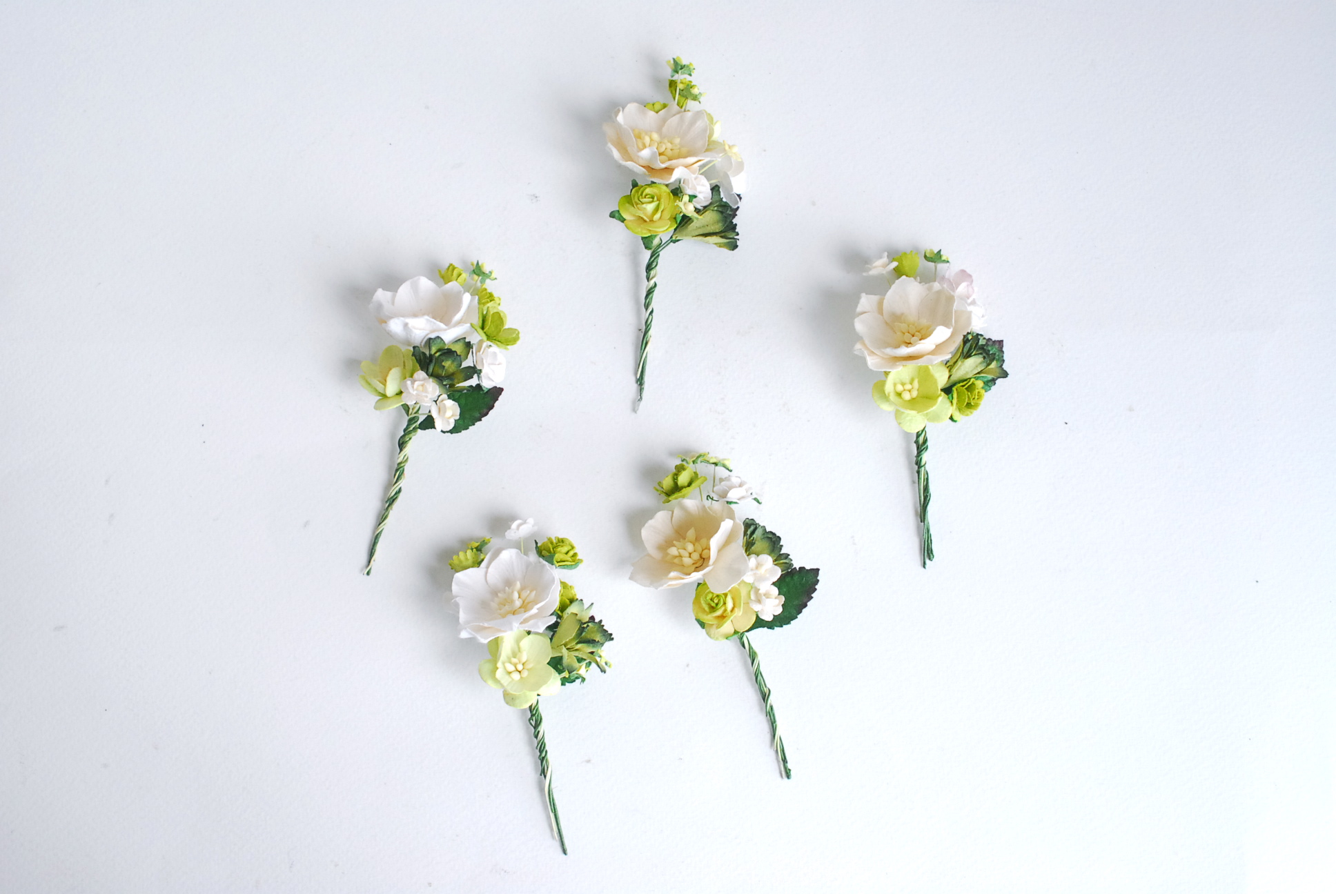 ช่อดอกไม้กระดาษ ดอกไม้ประดับ งานแต่งงาน งานประดิษฐ์ ของชำร่วย ดอกไม้กระดาษสา ช่อดอกไม้สีเขียว งานแต่งงาน DIY wedding boutonniere or making centerpieces gift decoration, small bouquet greenery color.