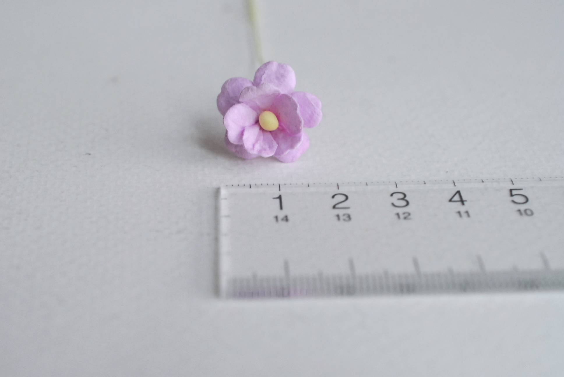 ดอกไม้กระดาษสา ราคาส่ง, ดอกไฮเดรนเยียกระดาษสา ดอกไม้ประดิษฐ์ ตกแต่งงานแต่งงาน ประดิษฐ์ข้อมือเพื่อนเจ้าสาว ขนา่ด 1.5 cm., สำหรับของชำร่วย, งานแต่งงาน, ดอกไม้ทำข้อมือเจ้าสาว สีม่วงอ่อน จำนวน 100 ดอก Paper flower,100 Pieces mulberry hydenyia, pale purple col