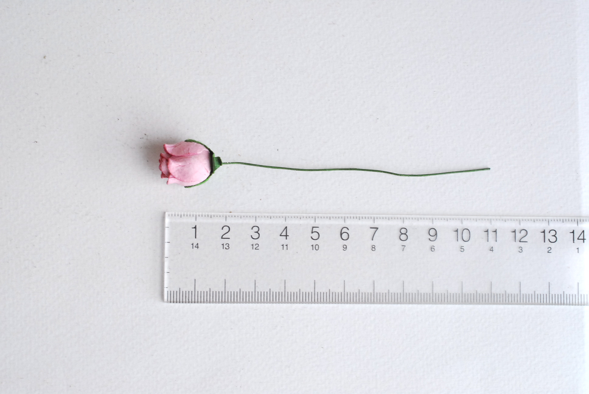 ดอกไม้กระดาษสา ดอกไม้กระดาษสา จตุจักร งานประดิษฐ์ ดอกไม้ทำข้อมือเพื่อนเจ้าสาว แต่งงาน, ดอกกุหลาบตูม 50 ดอก สีชมพูตุ่น color ขนาด 1.5 cm. paper flowers, budding roses flower 1.5 cm. 50 pieces. pink rouge color.