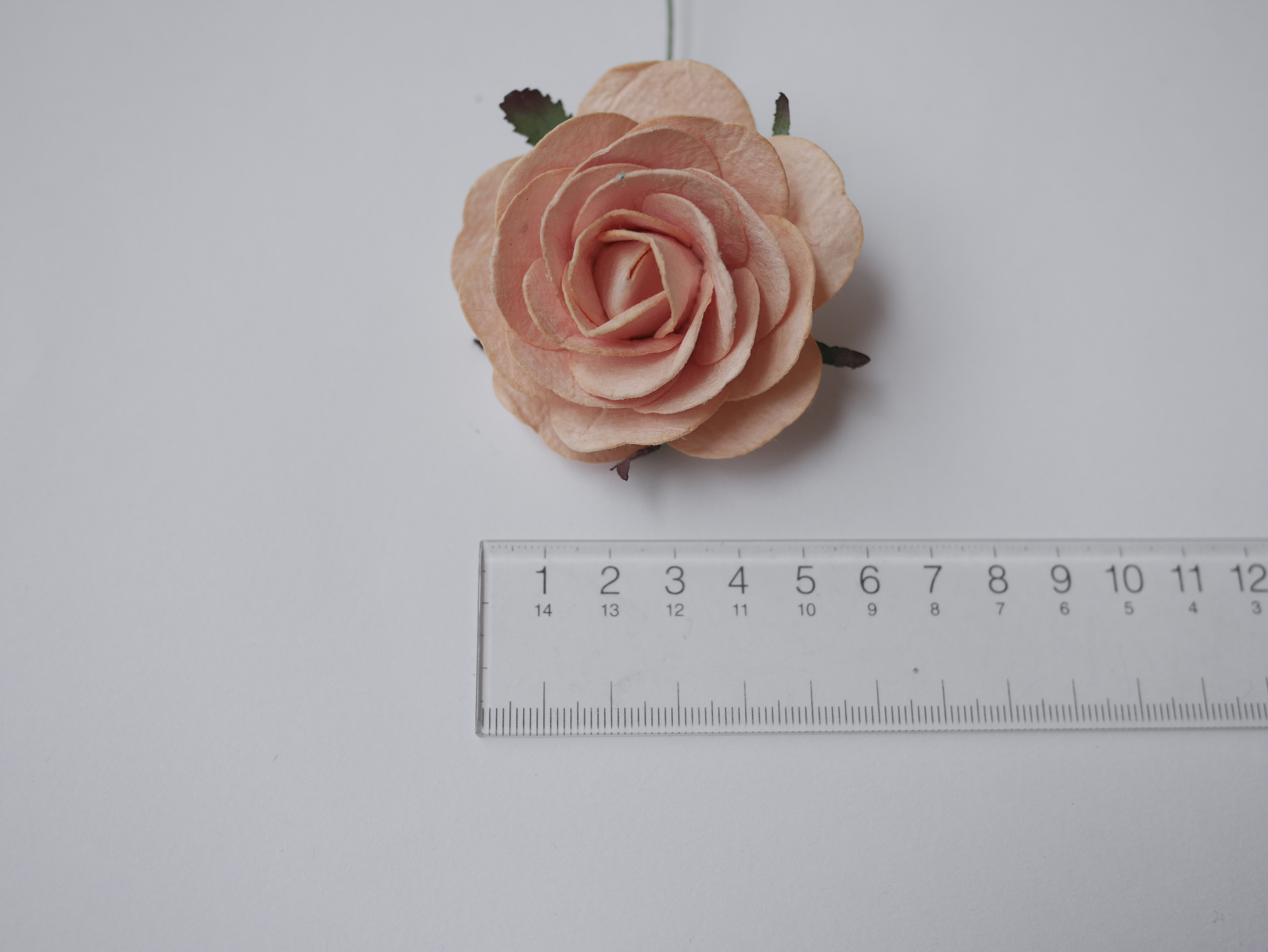 ดอกไม้กระดาษสา ดอกไม้กุหลาบกระดาษ ดอกกุหลาบกระดาษ ขนาด 6.5 cm.,จำนวน 5 ดอก, สำหรับของชำร่วย, งานแต่งงาน, สีพีช Paper flower,5 Pieces mulberry rose, 6.5 cm. peach color