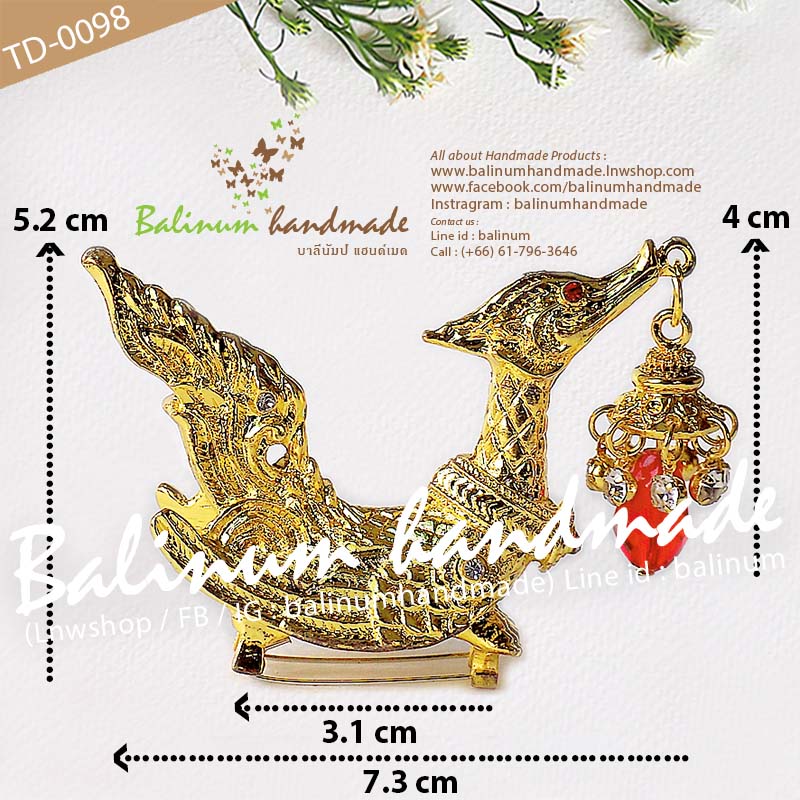 เครื่องประดับชุดไทย บ่าหงส์สีทอง งานลงยาประดับเพชร มีเข็มกลัดใต้ท้องหงส์ สามารถเกี่ยวติดสร้อยสังวาลย์และผ้าได้ ดูสง่าและสวยงามมากค่ะ ทอง (Gold)