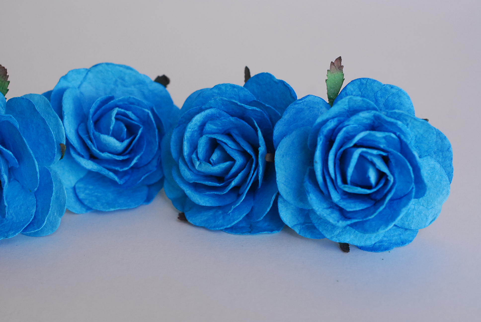 ดอกไม้กระดาษสา ขนาด 6.5 cm., สำหรับของชำร่วย, งานแต่งงาน, สีฟ้า Paper flower, handmade flowers supplies, wedding decoration:10 Pieces mulberry rose, 6.5 cm. azure color.