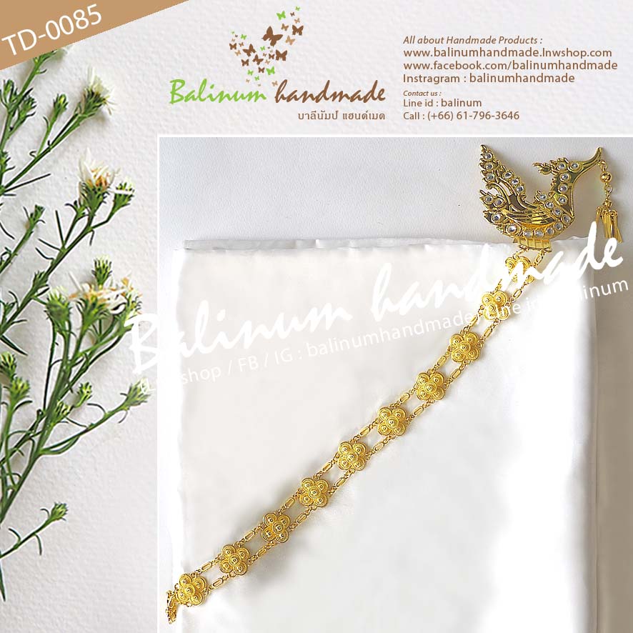 เครื่องประดับชุดไทย สร้อยสังวาลย์บ่าหงษ์สีทอง ประดับพลอยสีขาว ดูสง่าและสวยงามมากค่ะ ทอง (Gold)